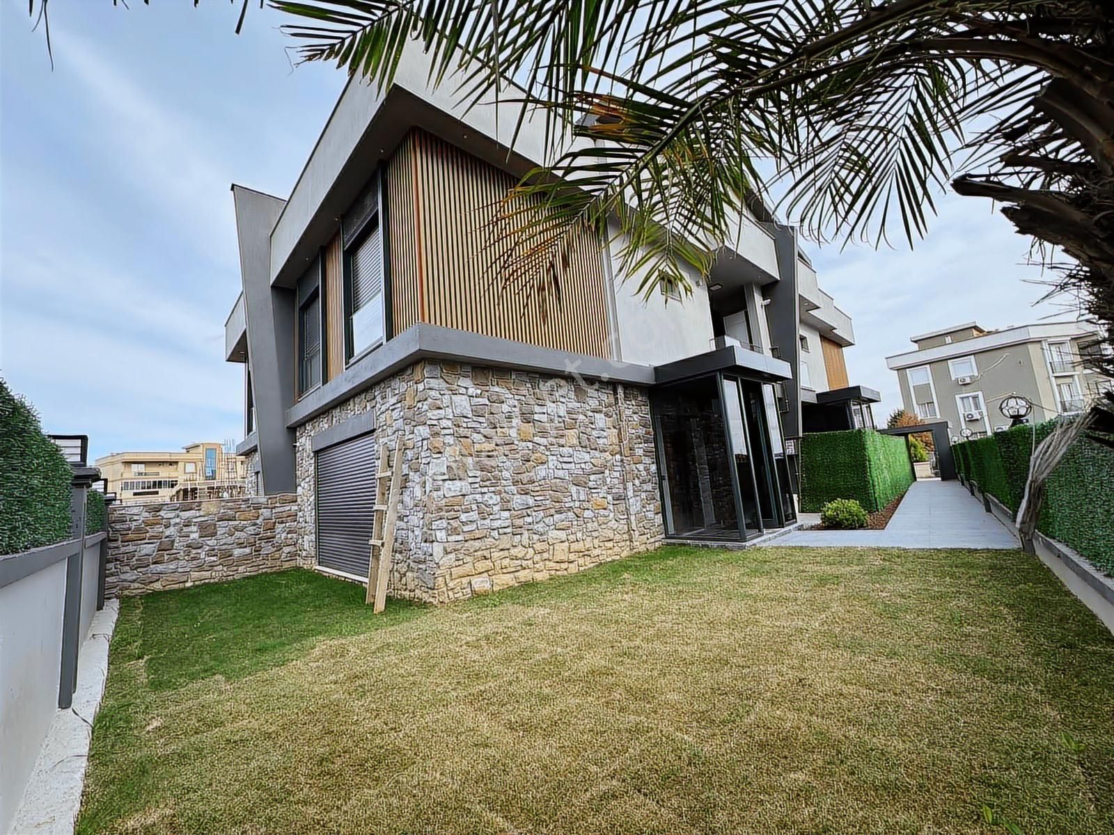 Qzen Gayrimenkulden Müstakil Bahçeli 4+1 Villa