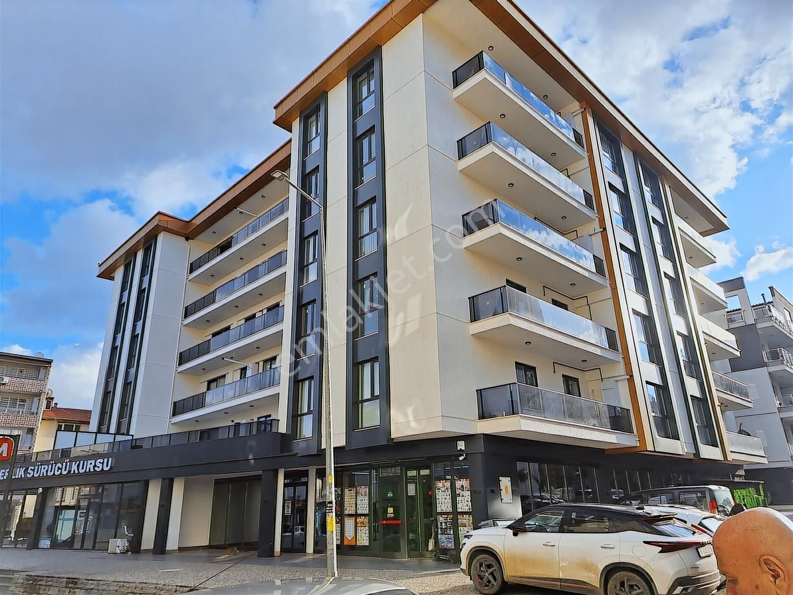 Esen'den Konakta Arakat Kiralık Yeni Daire - Görsel 3