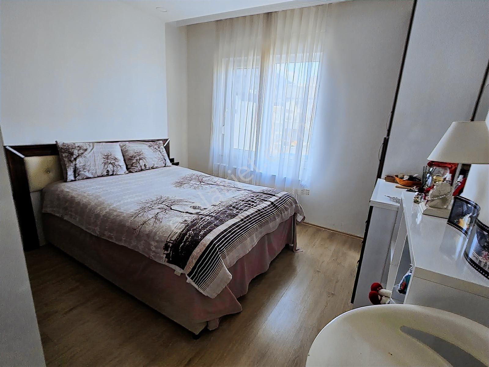 Konyaaltı Hurmada Havuzlu Sitede 4.kat Önü Açık Güneşli 1+1 - Görsel 5