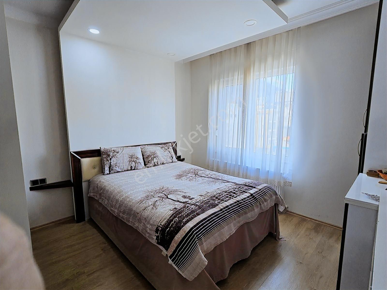 Konyaaltı Hurmada Havuzlu Sitede 4.kat Önü Açık Güneşli 1+1 - Görsel 3