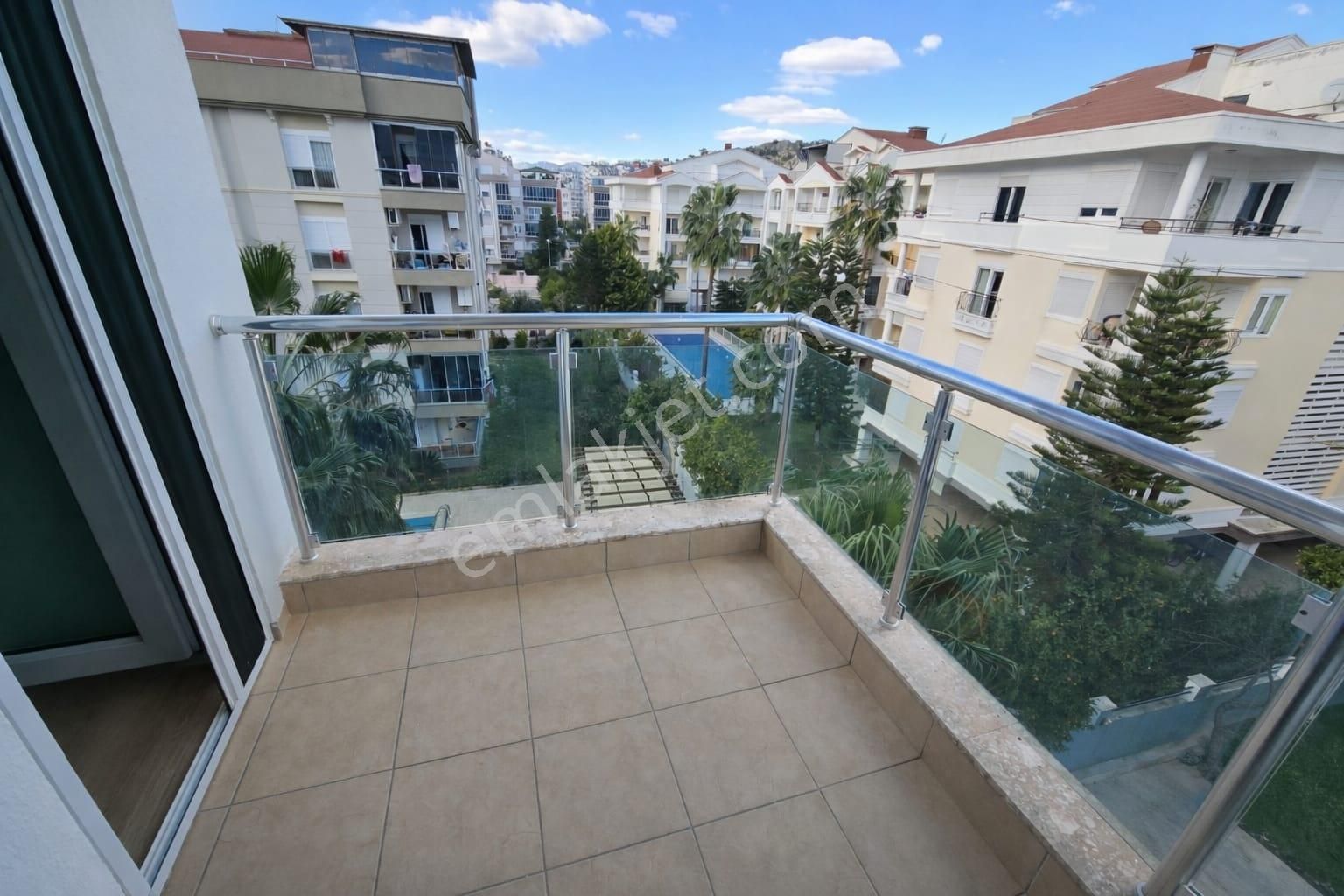 Konyaaltı Hurmada Havuzlu Sitede 4.kat Önü Açık Güneşli 1+1 - Görsel 6