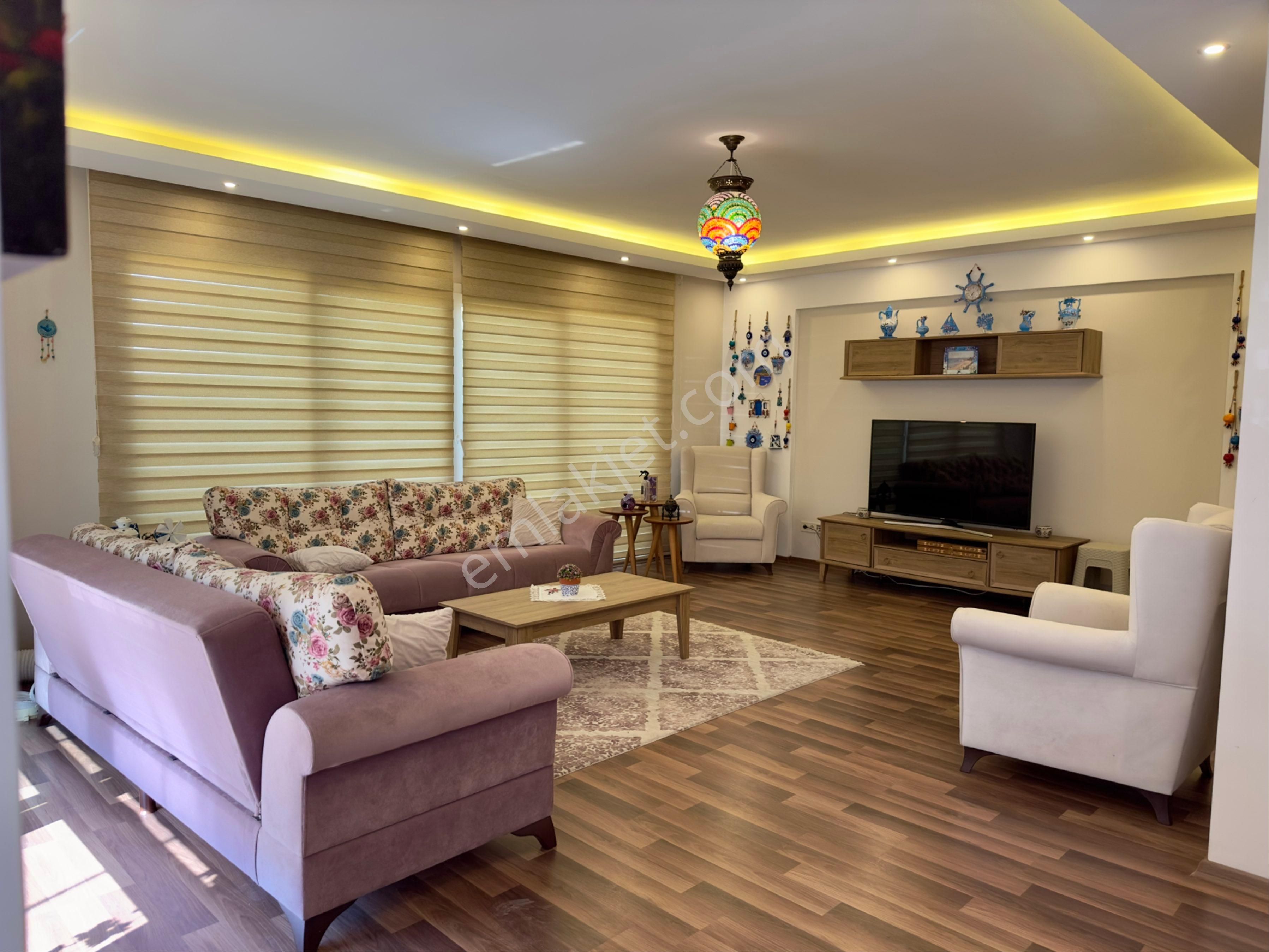 Kuşadası Satılık İkiçeşmelik Mahallesinde 3+1 Daire