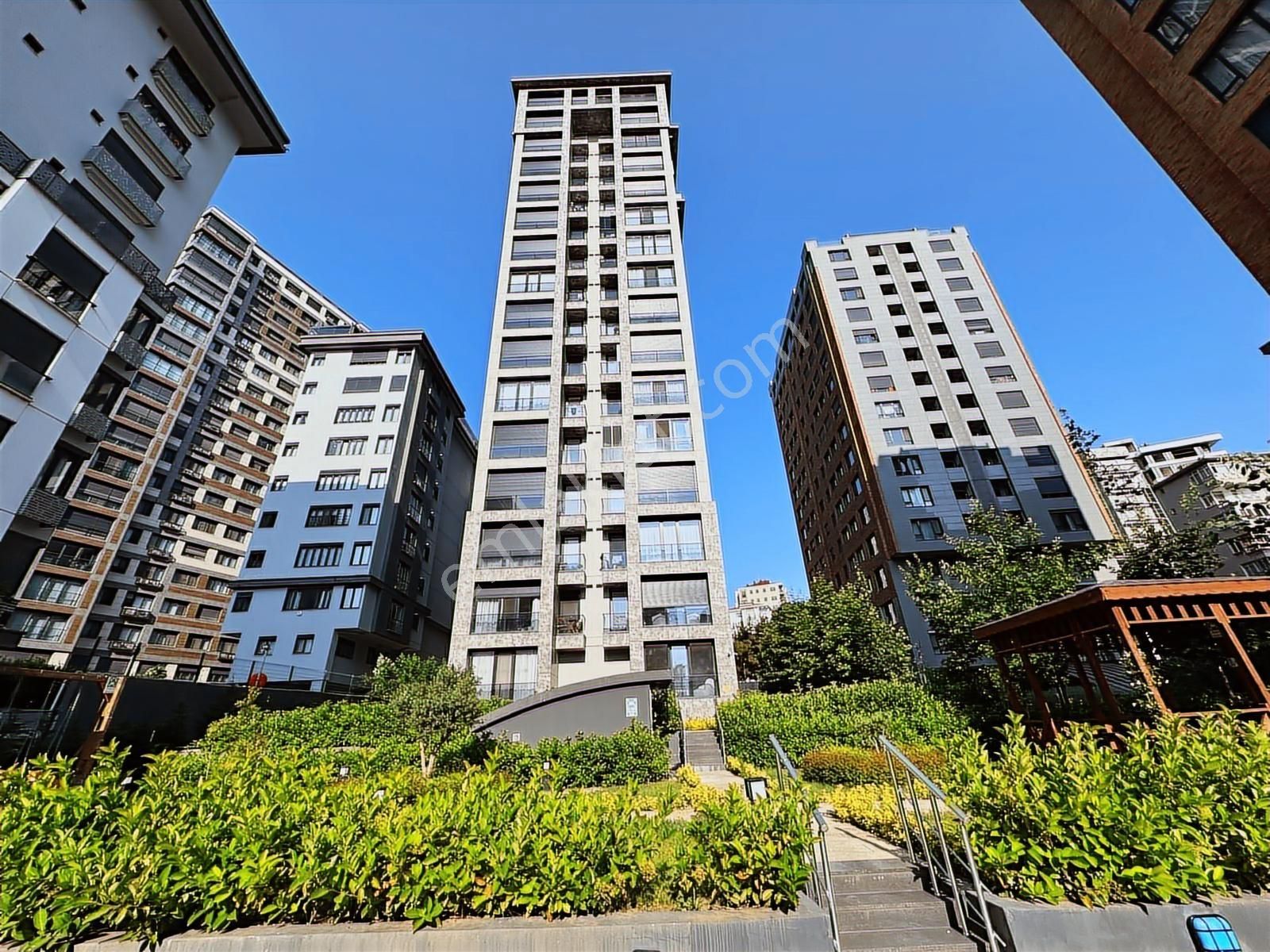 Suadiye'de 4+1 Net 170 M2 Ebv Banyolu Teraslı Sıfır Dublex - Görsel 30