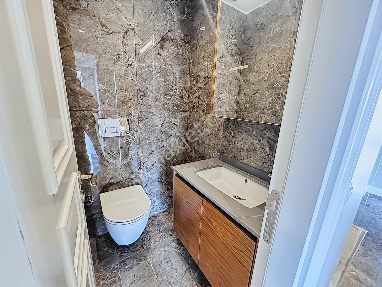 Suadiye'de 4+1 Net 170 M2 Ebv Banyolu Teraslı Sıfır Dublex - Görsel 26