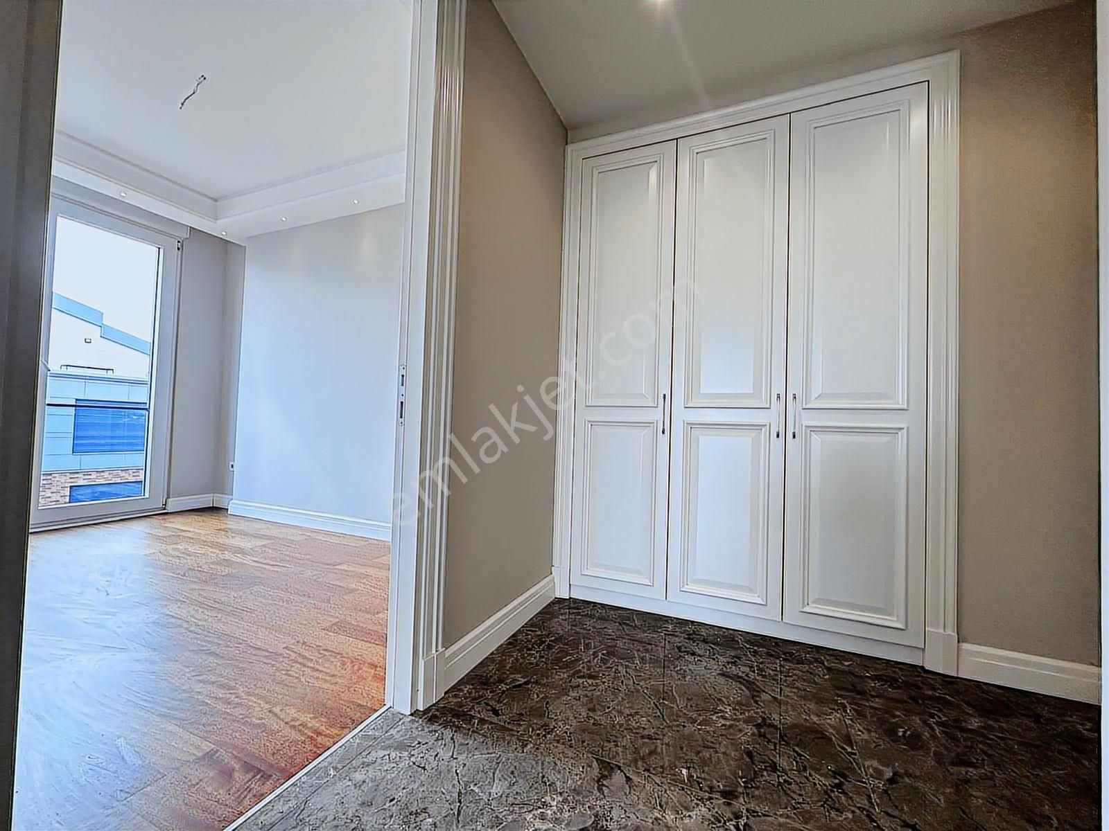 Suadiye'de 4+1 Net 170 M2 Ebv Banyolu Teraslı Sıfır Dublex - Görsel 27