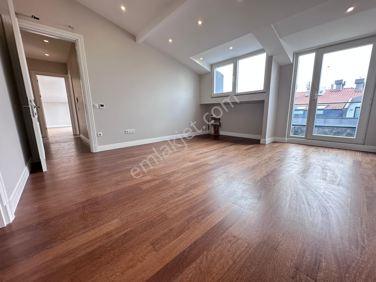 Suadiye'de 4+1 Net 170 M2 Ebv Banyolu Teraslı Sıfır Dublex - Görsel 23