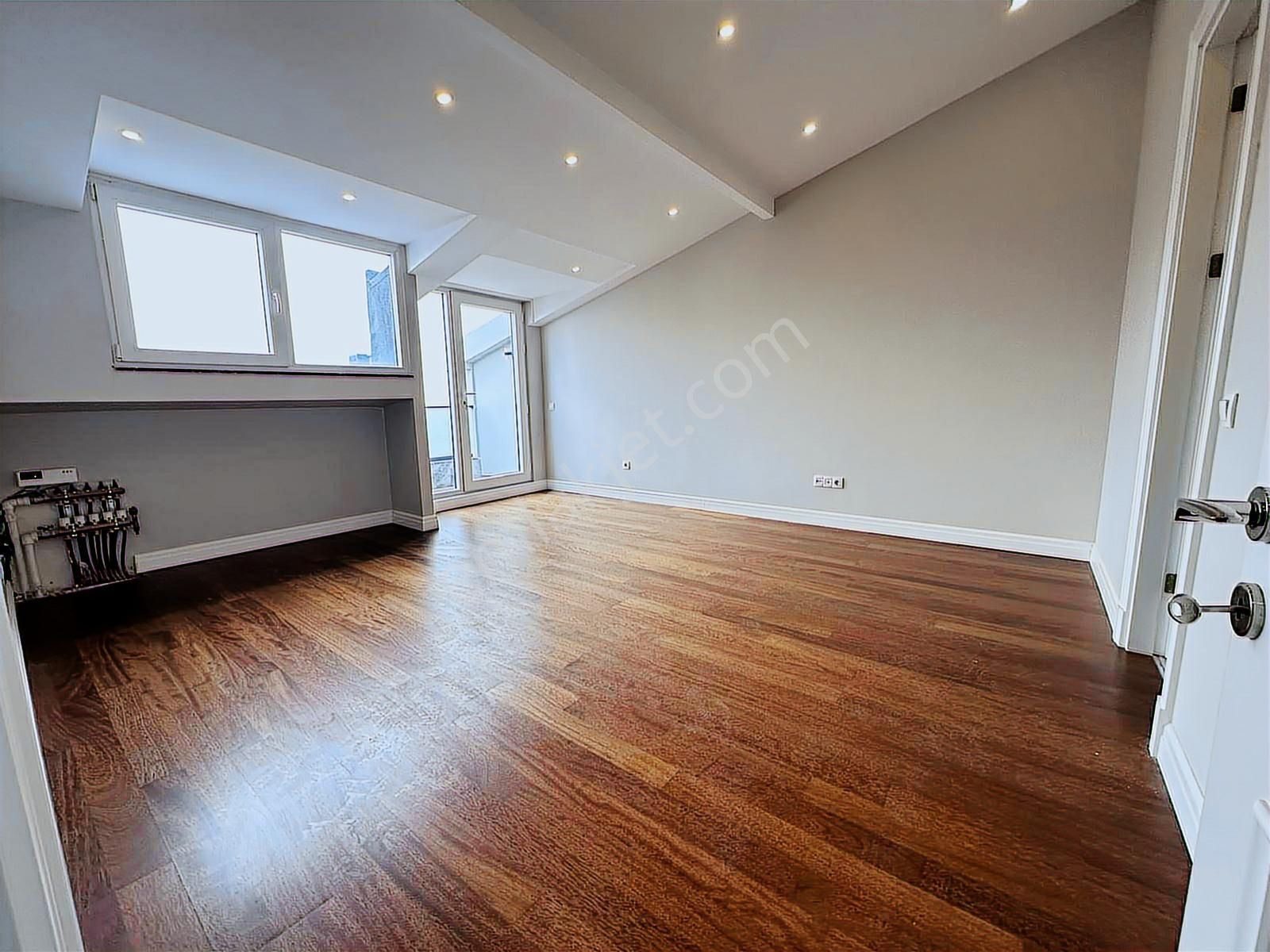 Suadiye'de 4+1 Net 170 M2 Ebv Banyolu Teraslı Sıfır Dublex - Görsel 22