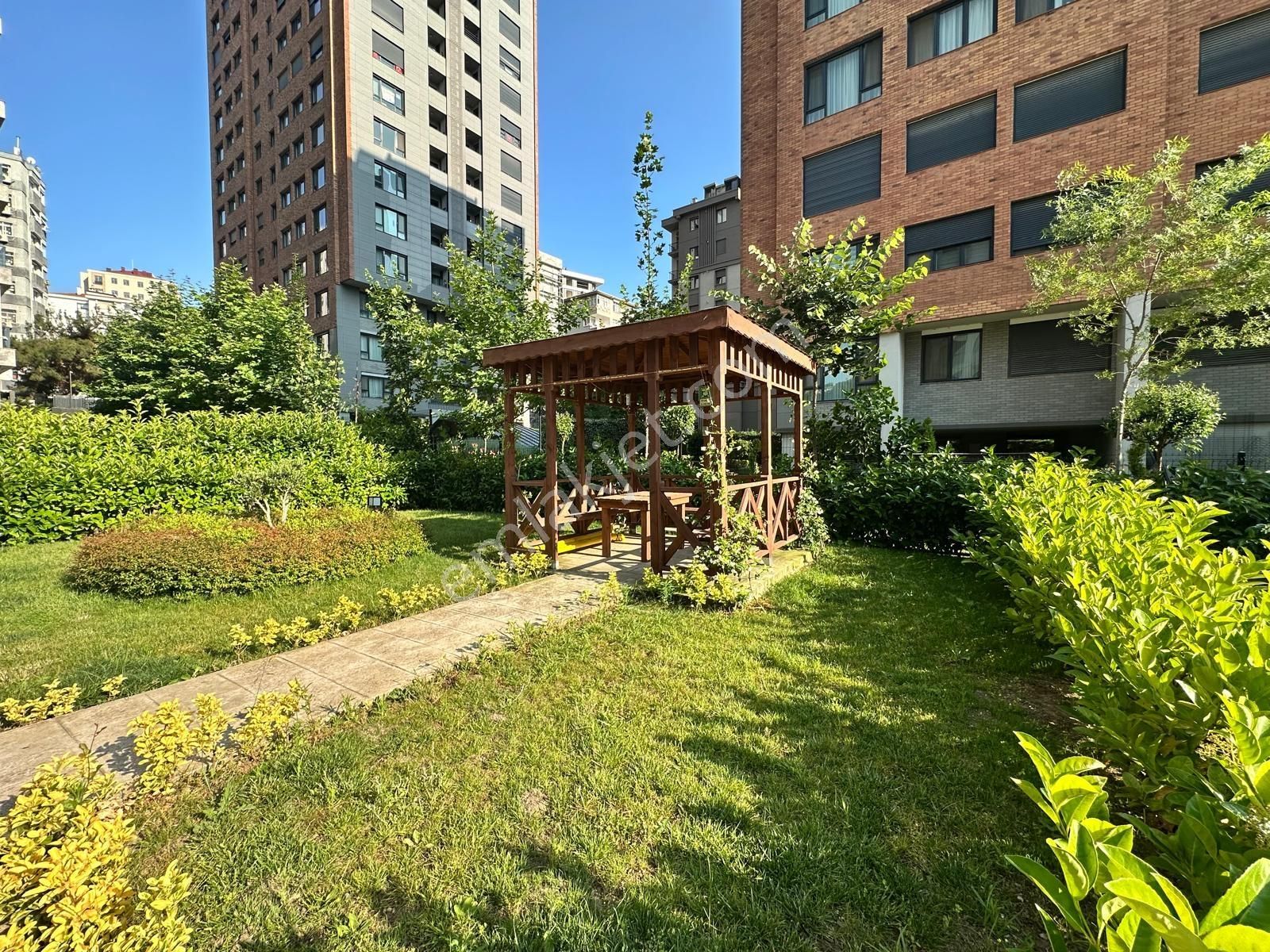 Suadiye'de 4+1 Net 170 M2 Ebv Banyolu Teraslı Sıfır Dublex - Görsel 31