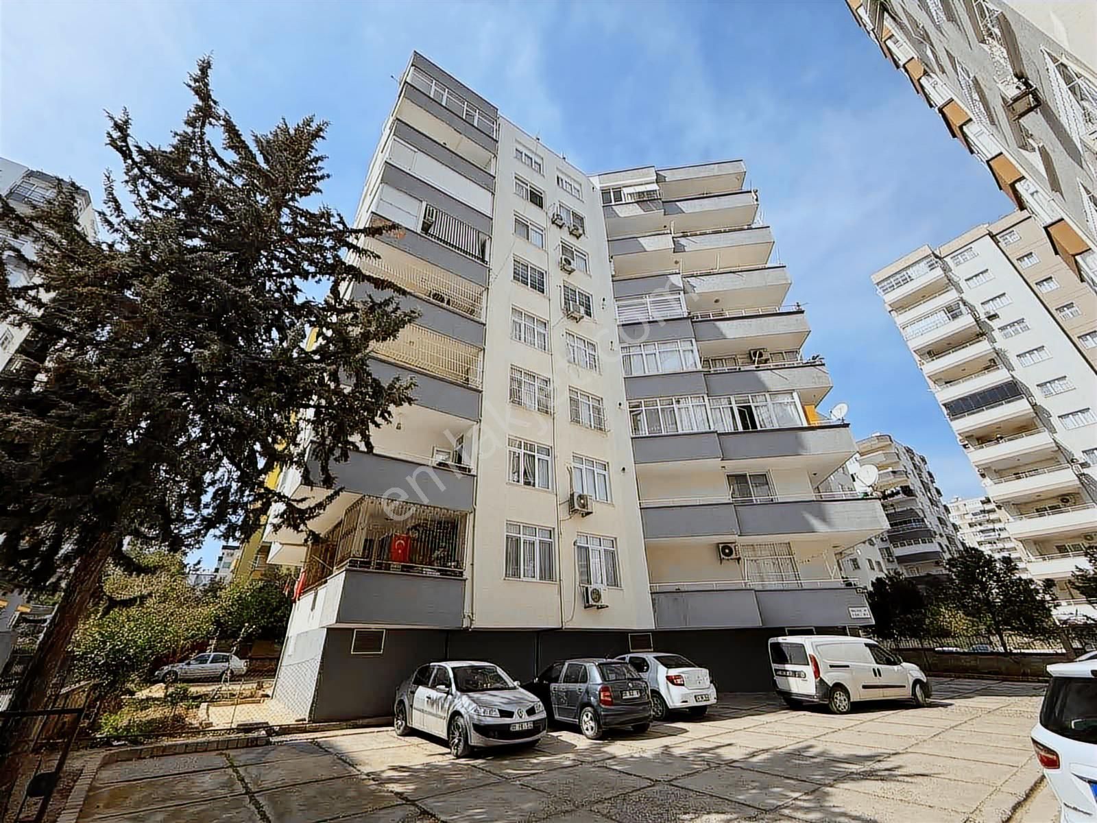 Barışmanço/masal Park Cvr/az Katlı/geniş/3+1/k.mutfak/lüx Yapılı