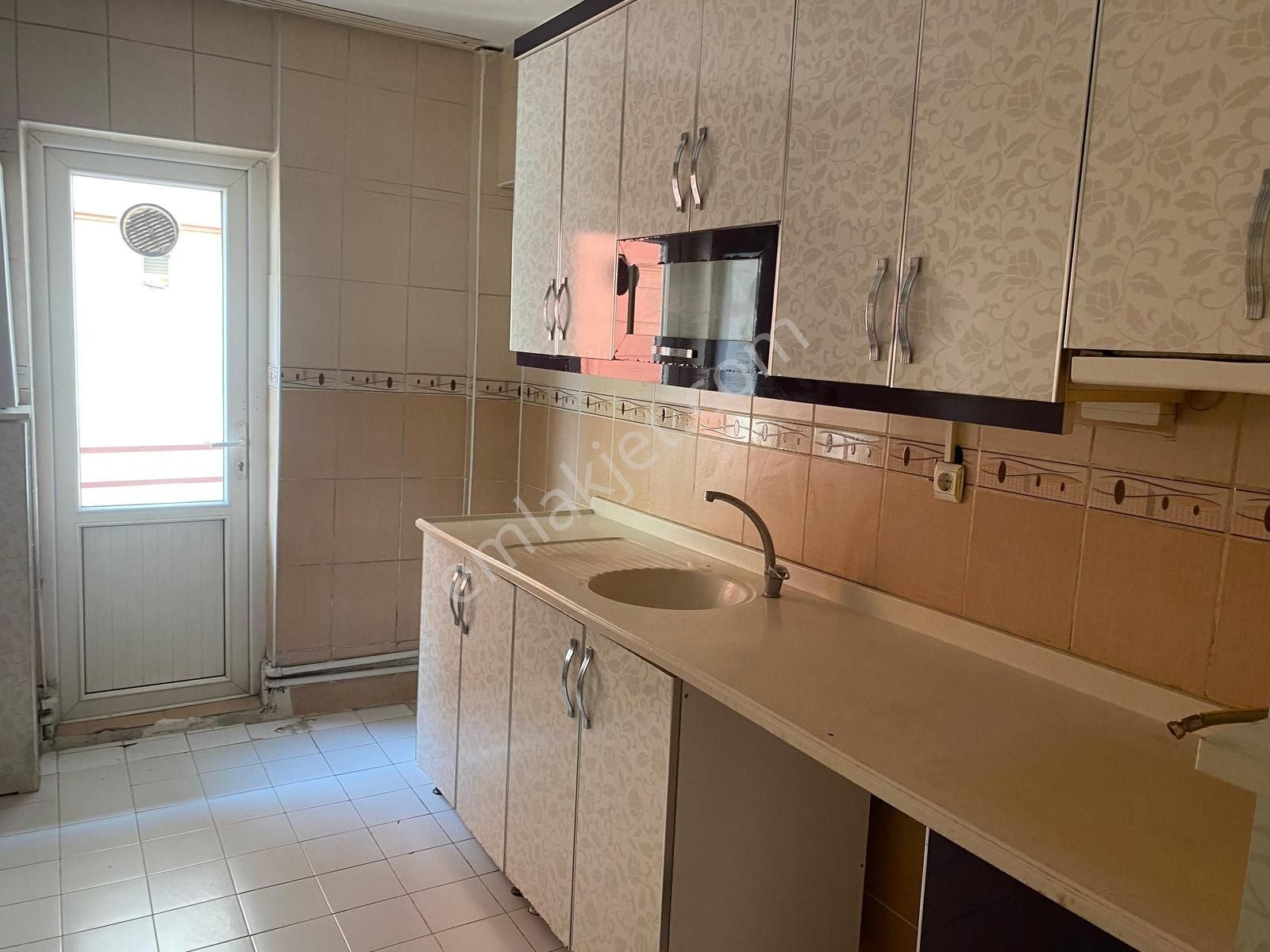 Demetevler 6.cad. Asansörlü,otoparklı,öncephe 3+1 Kiralık Daire - Görsel 8