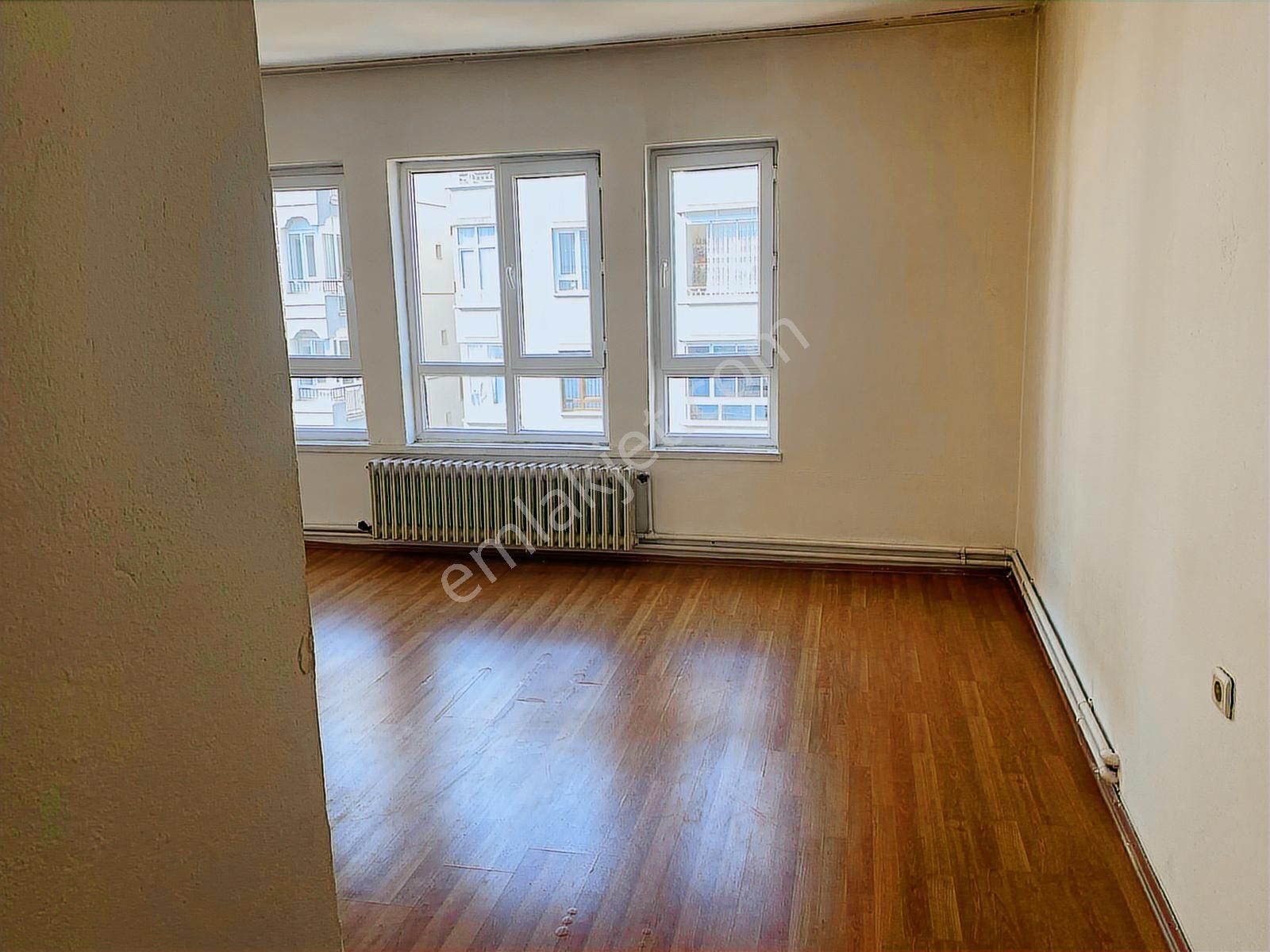 Demetevler 6.cad. Asansörlü,otoparklı,öncephe 3+1 Kiralık Daire - Görsel 2