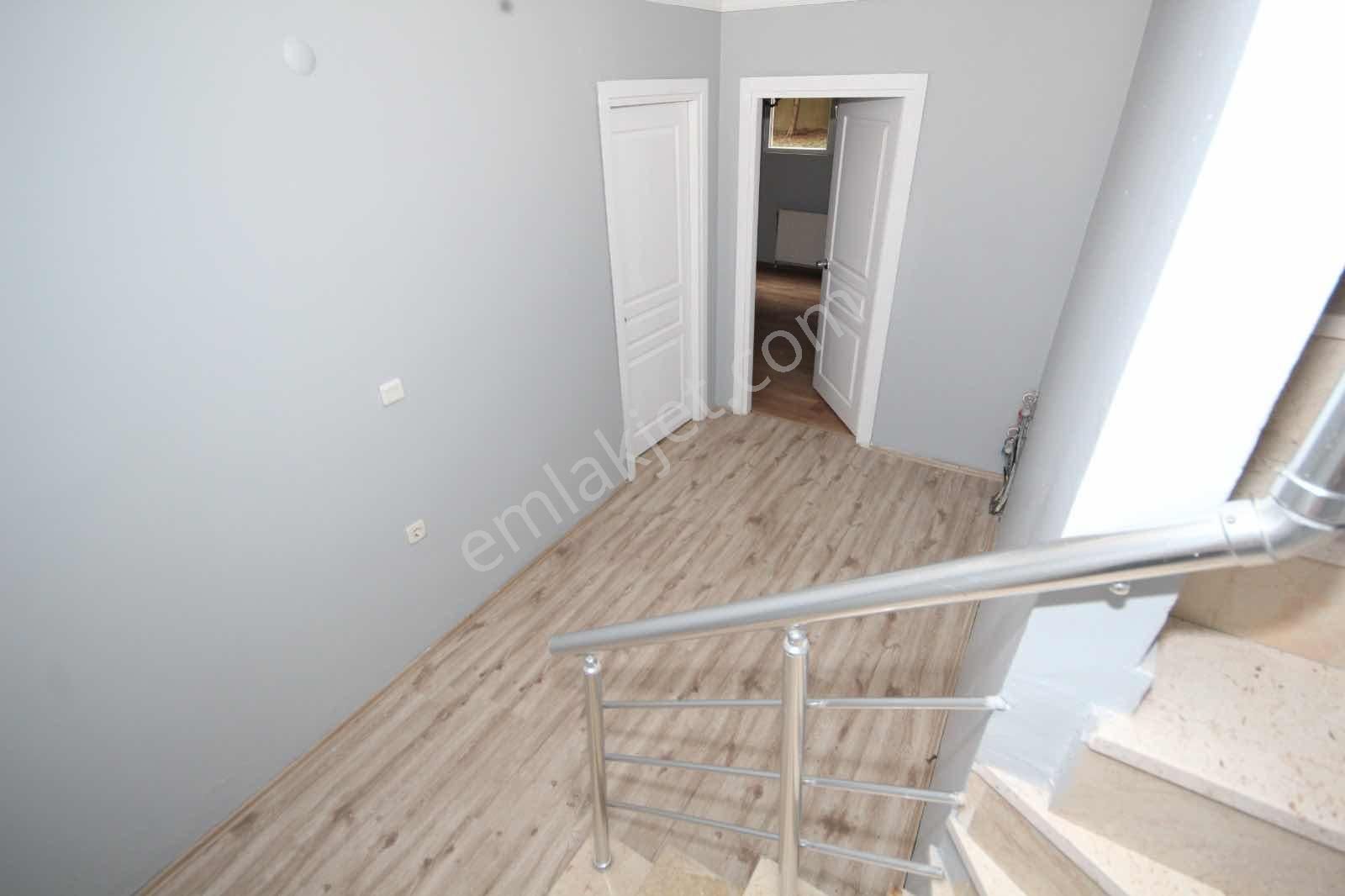 Tuzla Merkezde Havuzlu Site İçinde 4+1 Satılık Ters Dubleks - Görsel 28