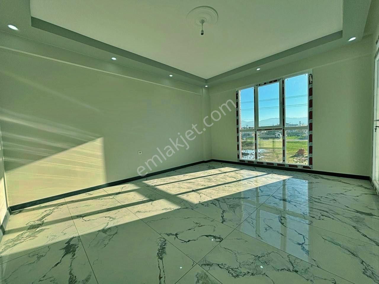 Uytundan Burhaniye Bademalanında Yerden Isıtmalı Arakat 2+1daire - Görsel 32