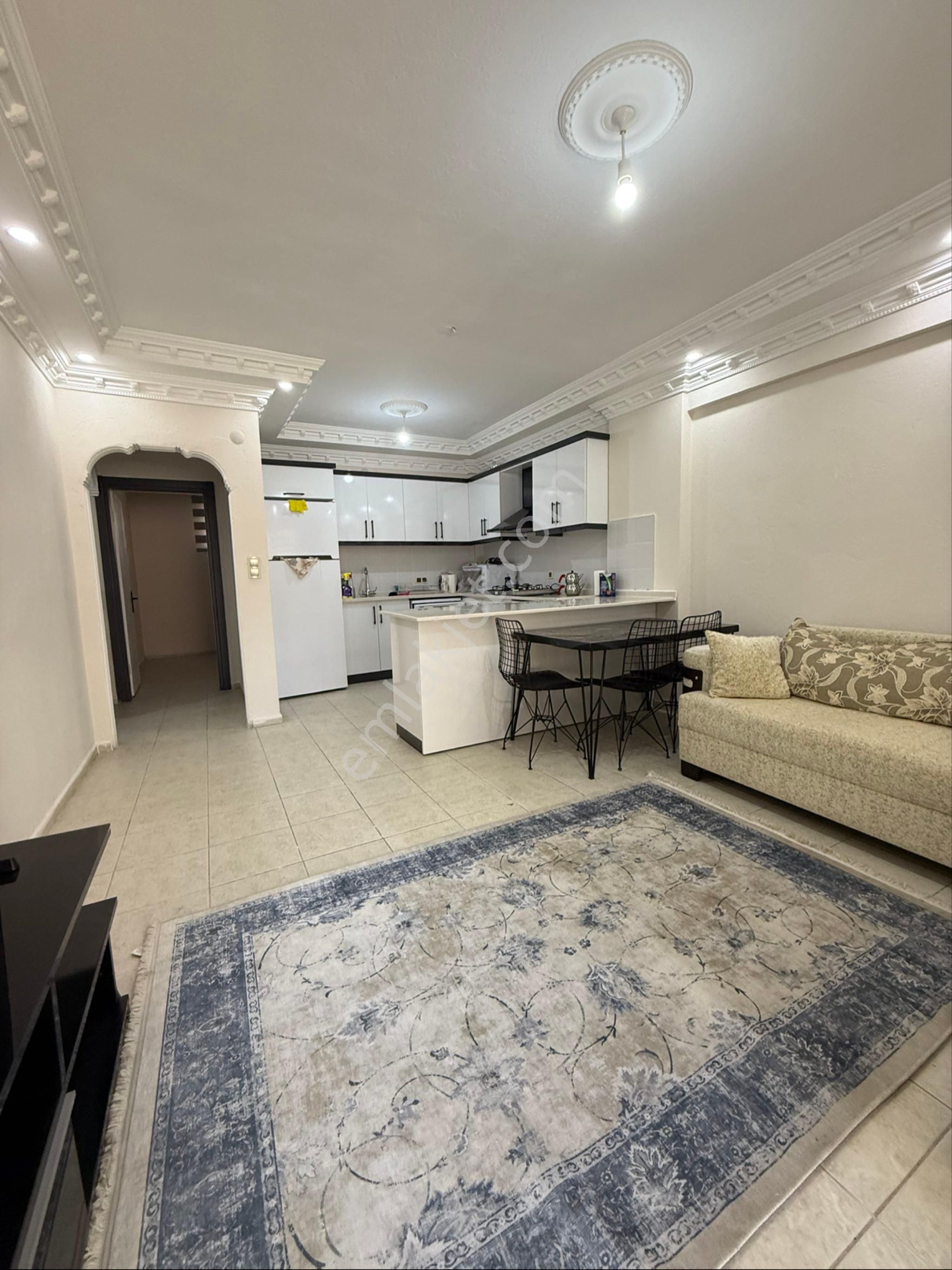 Acil Satılık Sahile 100 Metre Geniş 2 + 1 Fırsat Daire