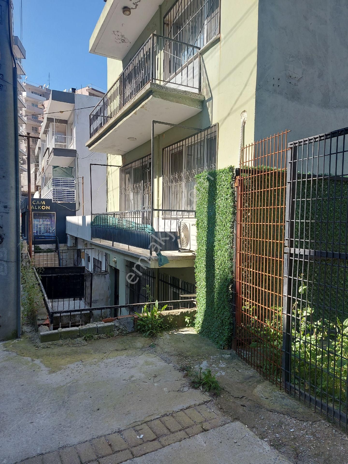 Karabağlar Muammer Akar’da Park İçinde, Bahçeli Müstakil Tadında 2+1 Daire - Görsel 6