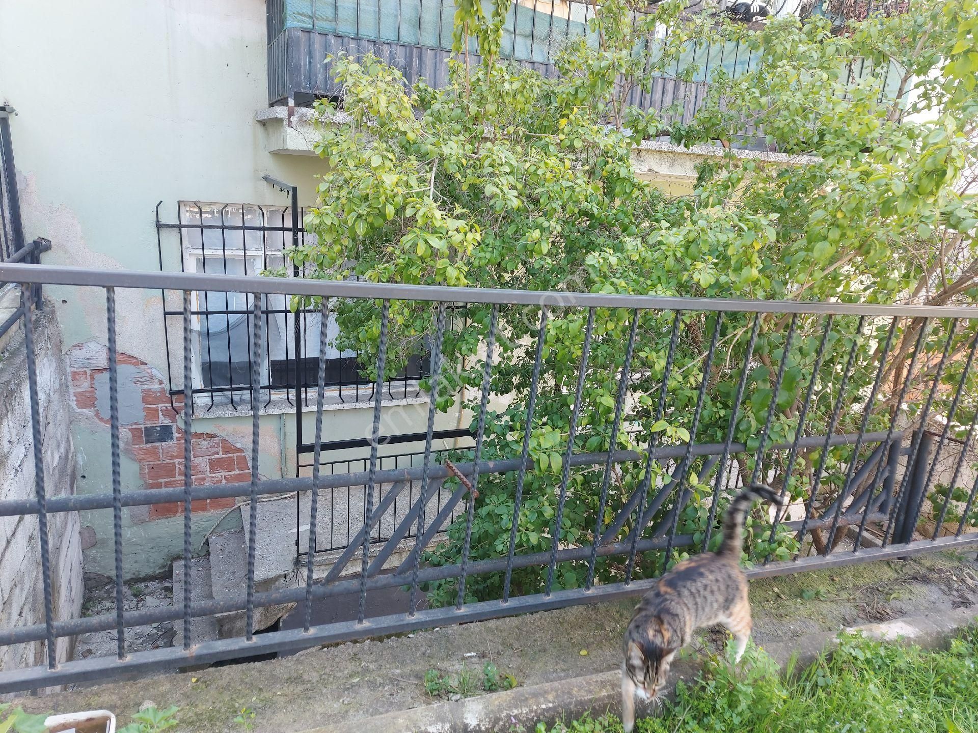 Karabağlar Muammer Akar’da Park İçinde, Bahçeli Müstakil Tadında 2+1 Daire - Görsel 3