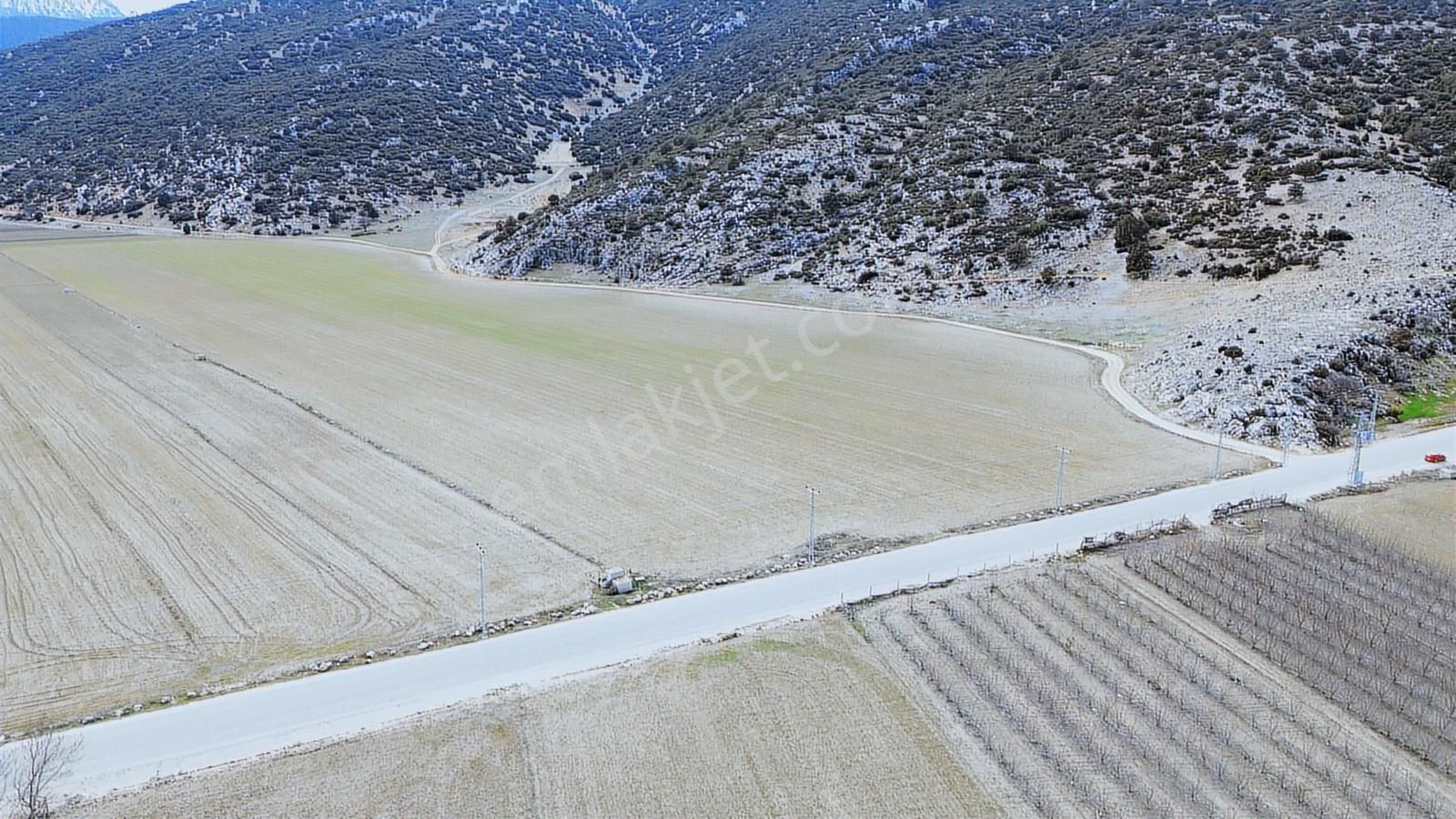 Vip Gayrimenkul'den Karamık Mah. Ana Yol Cepheli 85.950m² Tarla - Görsel 4