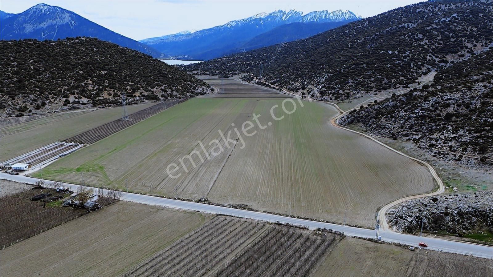 Vip Gayrimenkul'den Karamık Mah. Ana Yol Cepheli 85.950m² Tarla - Görsel 3