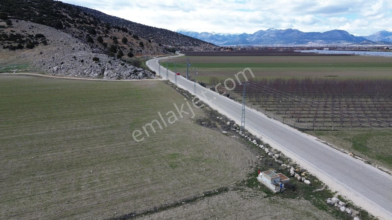 Vip Gayrimenkul'den Karamık Mah. Ana Yol Cepheli 85.950m² Tarla - Görsel 2