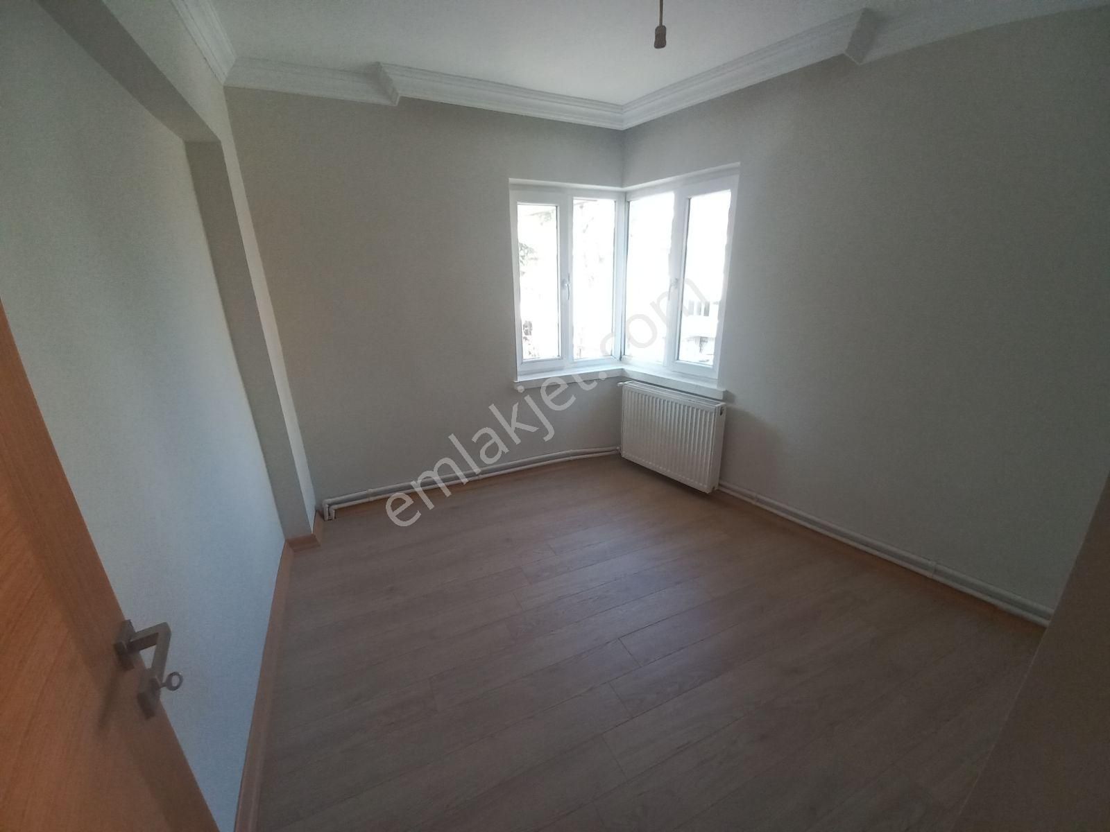 Kanaat'ten Perçem Sok.katta 3+1 Yapılı Daire - Görsel 9