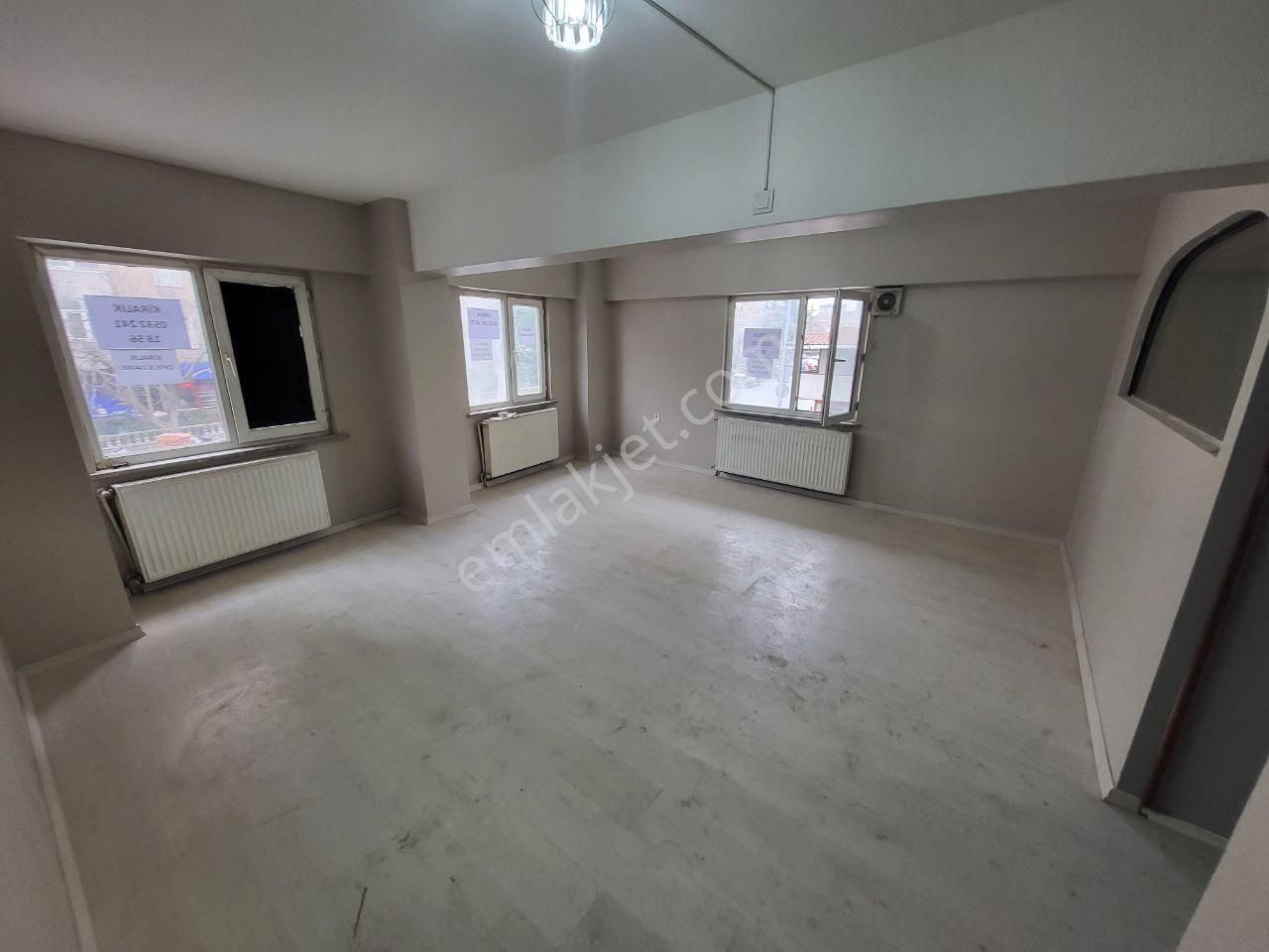 Ümraniye Merkezde Her İşe Uygun Ofis - Görsel 16