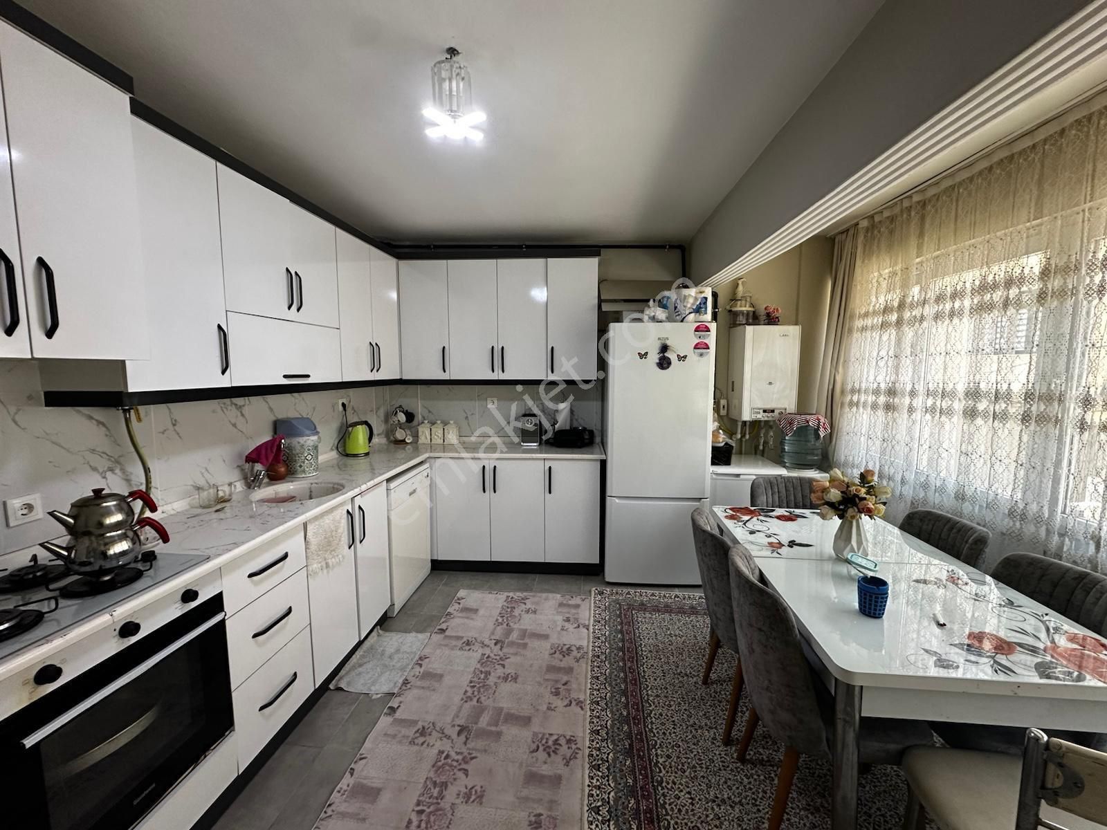 Buca Fırat Mah.de 2+1 Arakat Doğalgazlı Çift Balkonlu Geniş Daire - Görsel 6