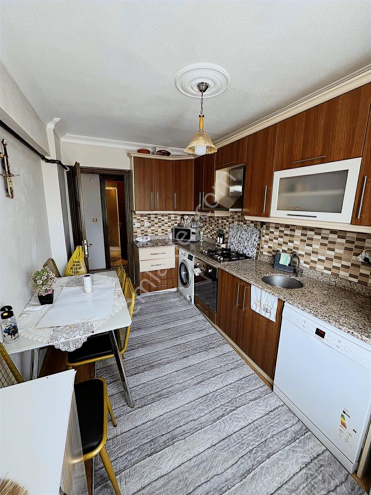 Mega Emlaktan Satılık 3+1 Ara Kat Daire - Görsel 8