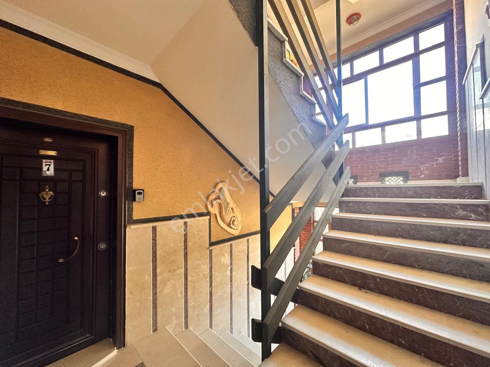 Kadınlar Denizine 150 Mt Mesafede Manzaralı 2+1 - Görsel 23