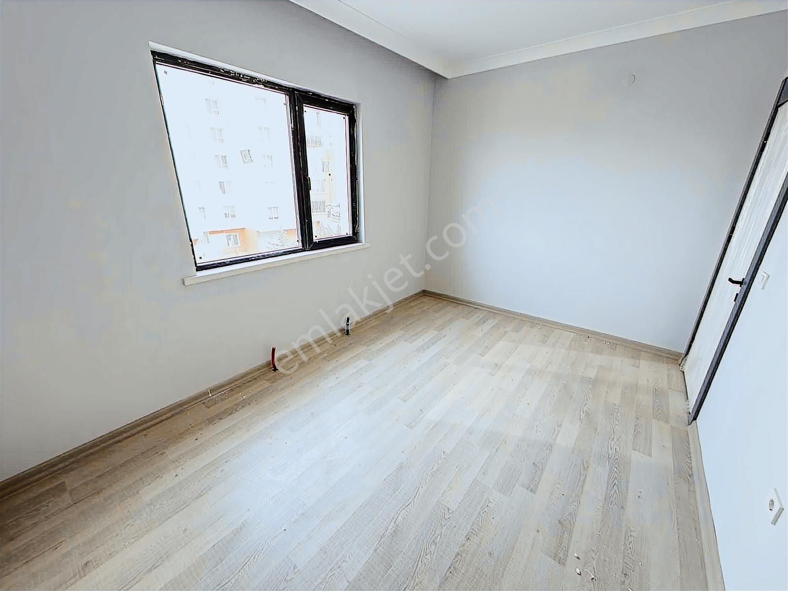 Avcılar'da 3+1 Ebeveyn Banyolu Giyinme Odalı 160m² Site İçinde - Görsel 11
