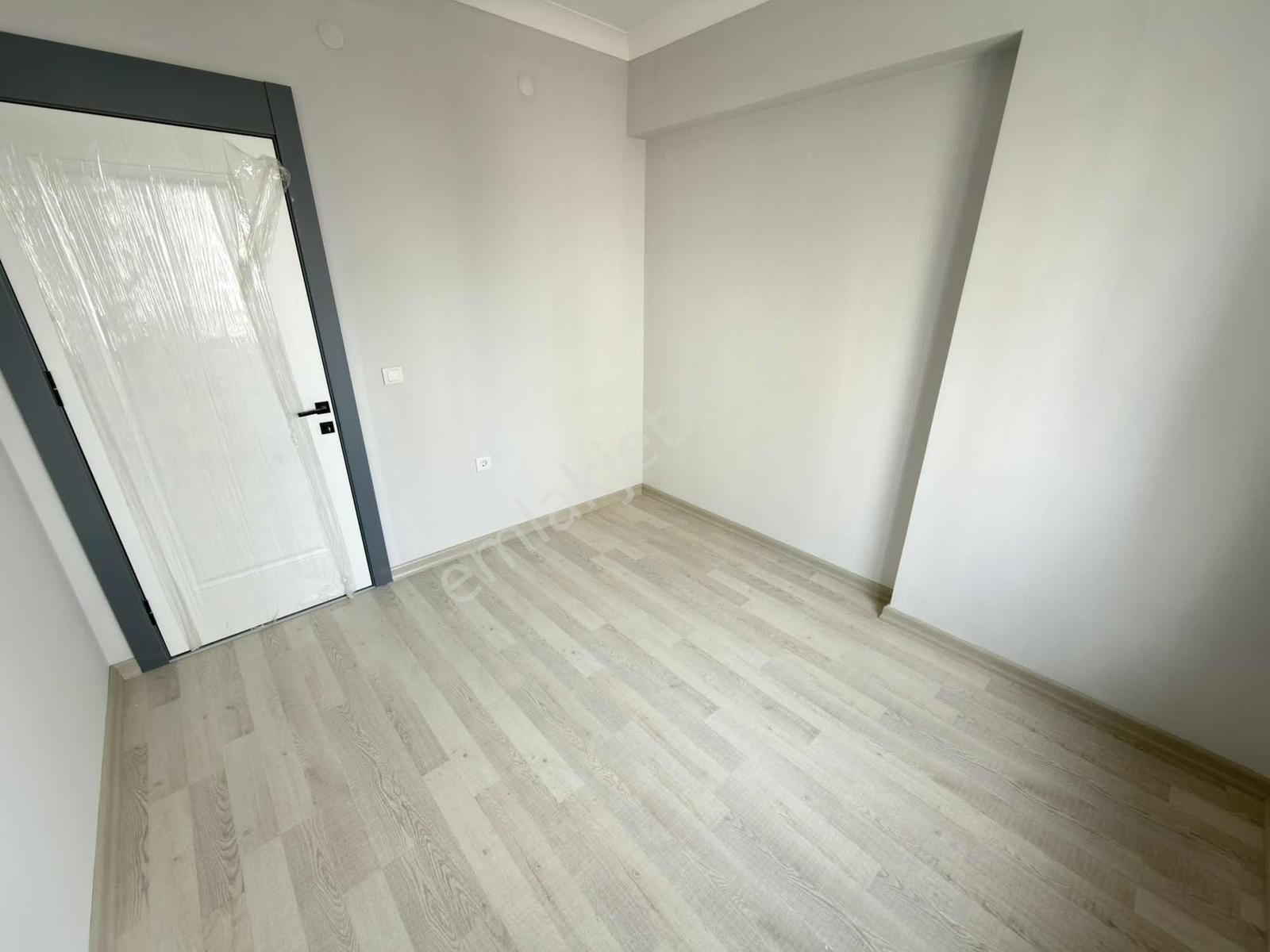 Avcılar'da 3+1 Ebeveyn Banyolu Giyinme Odalı 160m² Site İçinde - Görsel 30