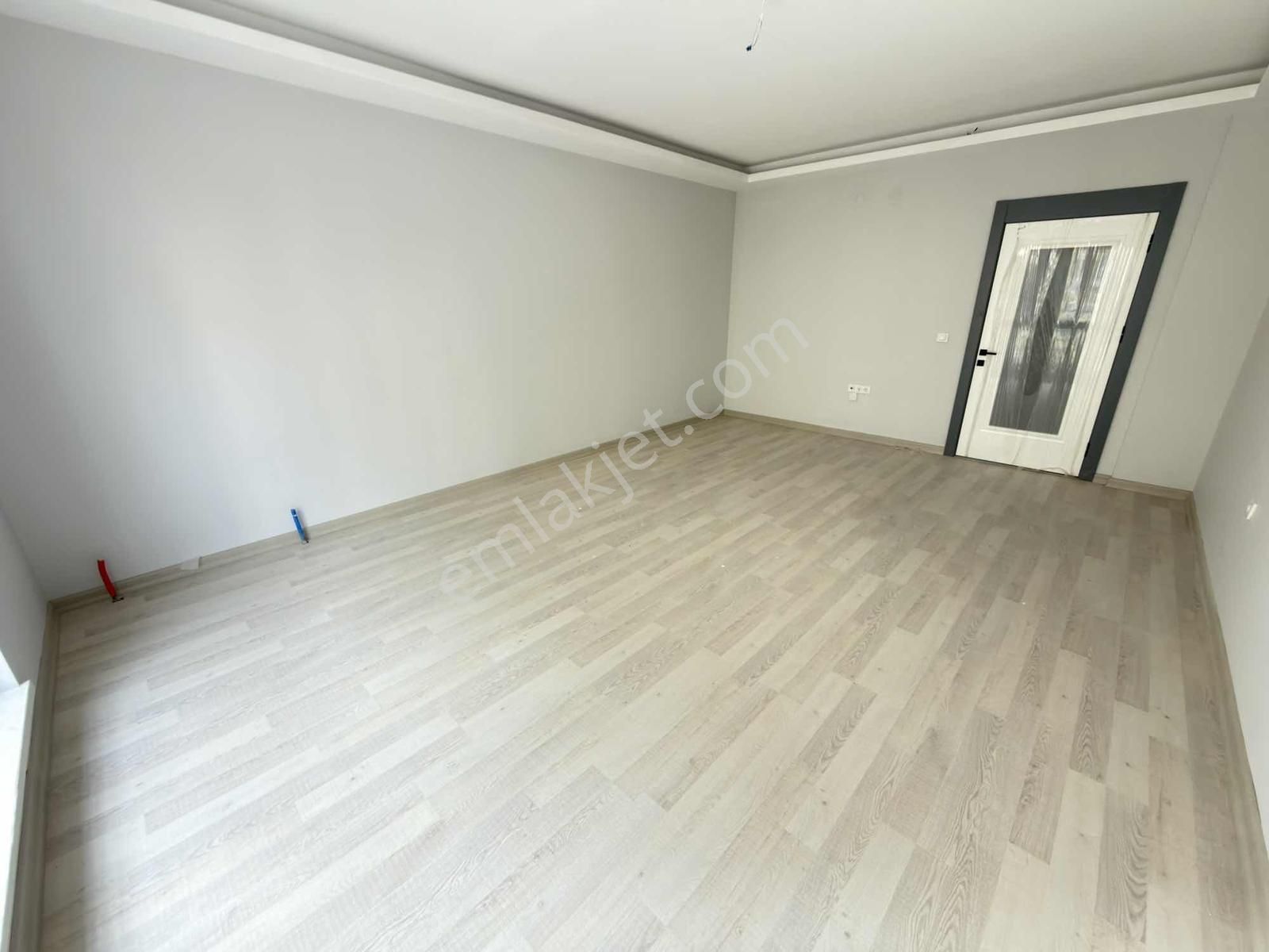 Avcılar'da 3+1 Ebeveyn Banyolu Giyinme Odalı 160m² Site İçinde - Görsel 26