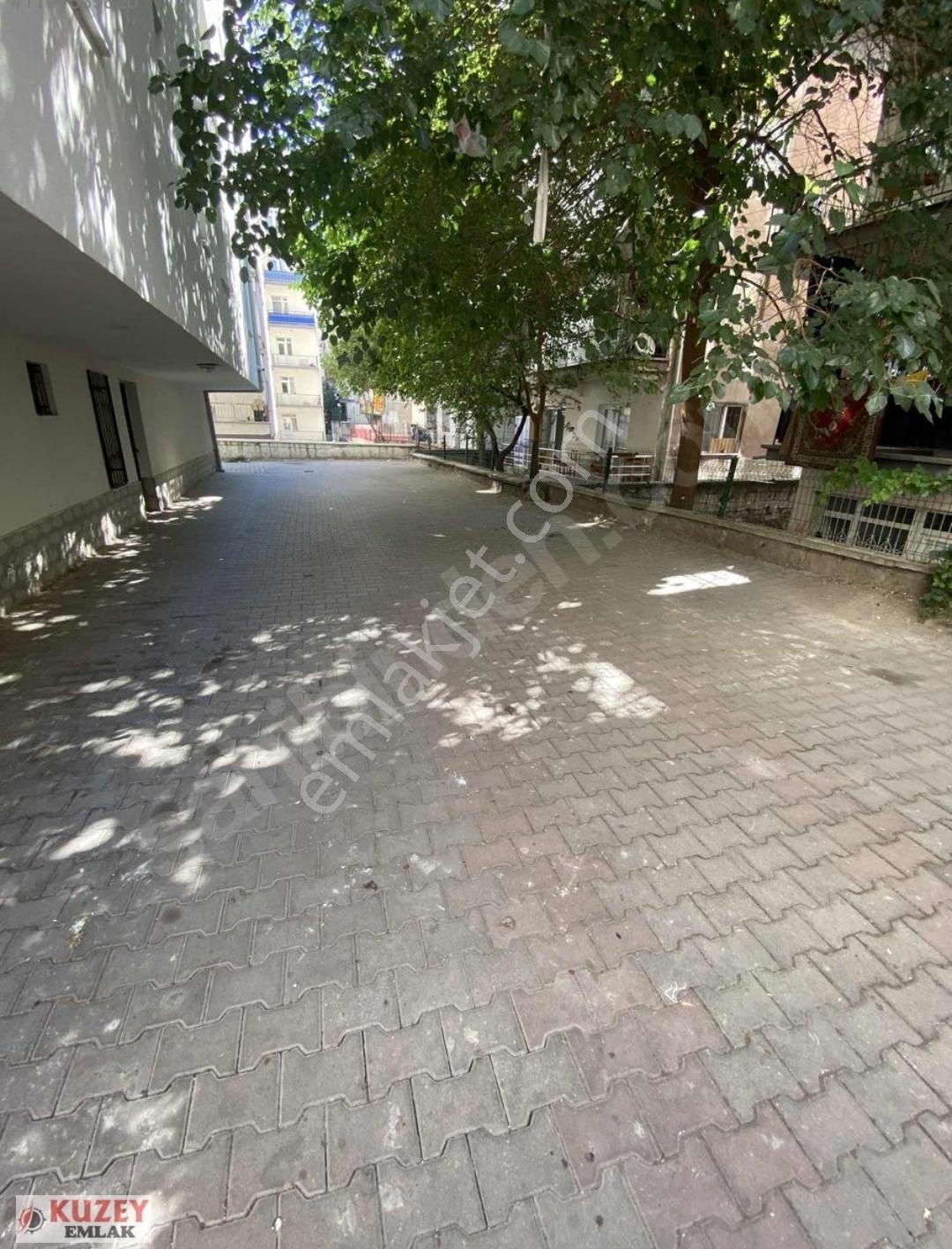 Kuzey Emlak'tan Metroya Yakın 3+1 Ara Kat Asansörlü & Otoparklı - Görsel 20