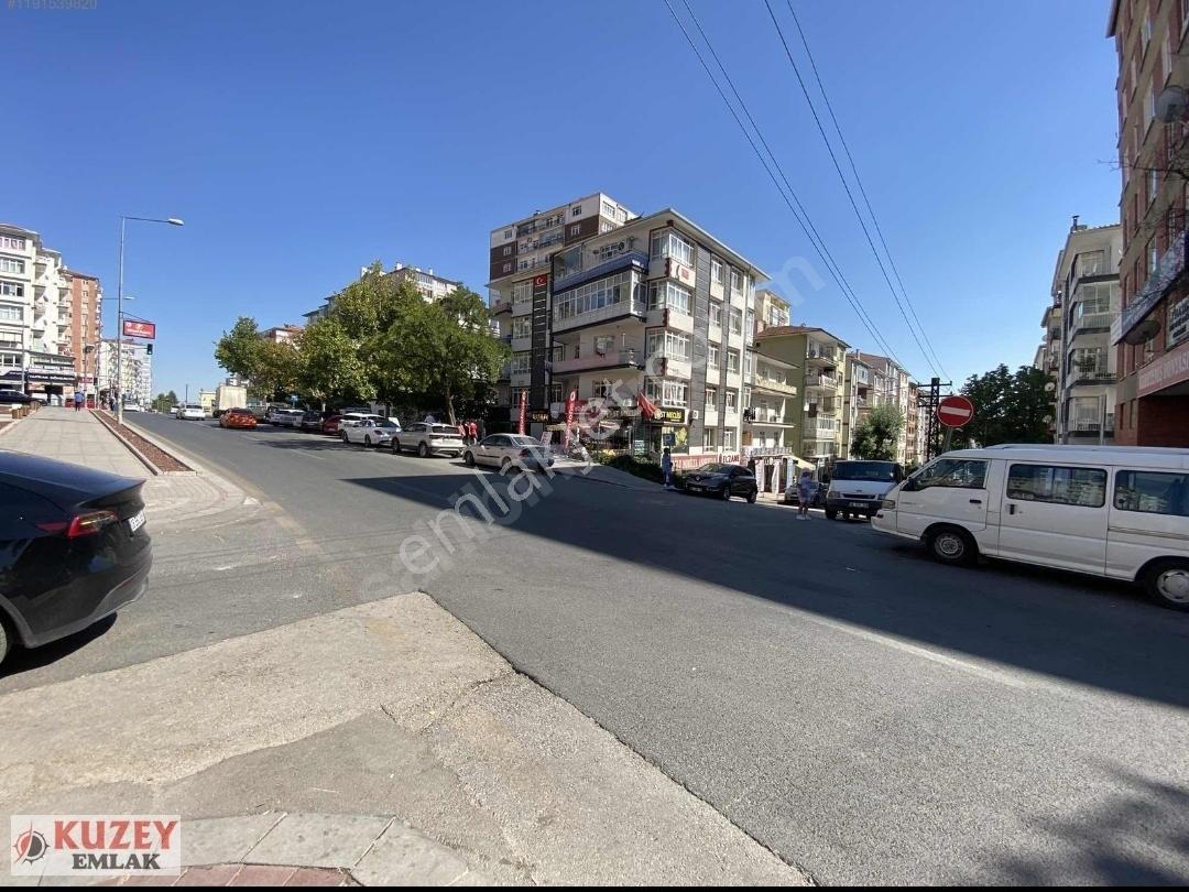Kuzey Emlak'tan Metroya Yakın 3+1 Ara Kat Asansörlü & Otoparklı - Görsel 23