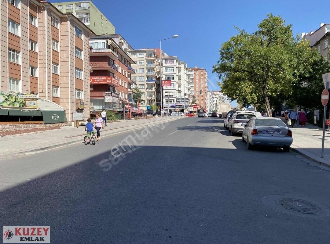 Kuzey Emlak'tan Metroya Yakın 3+1 Ara Kat Asansörlü & Otoparklı - Görsel 18