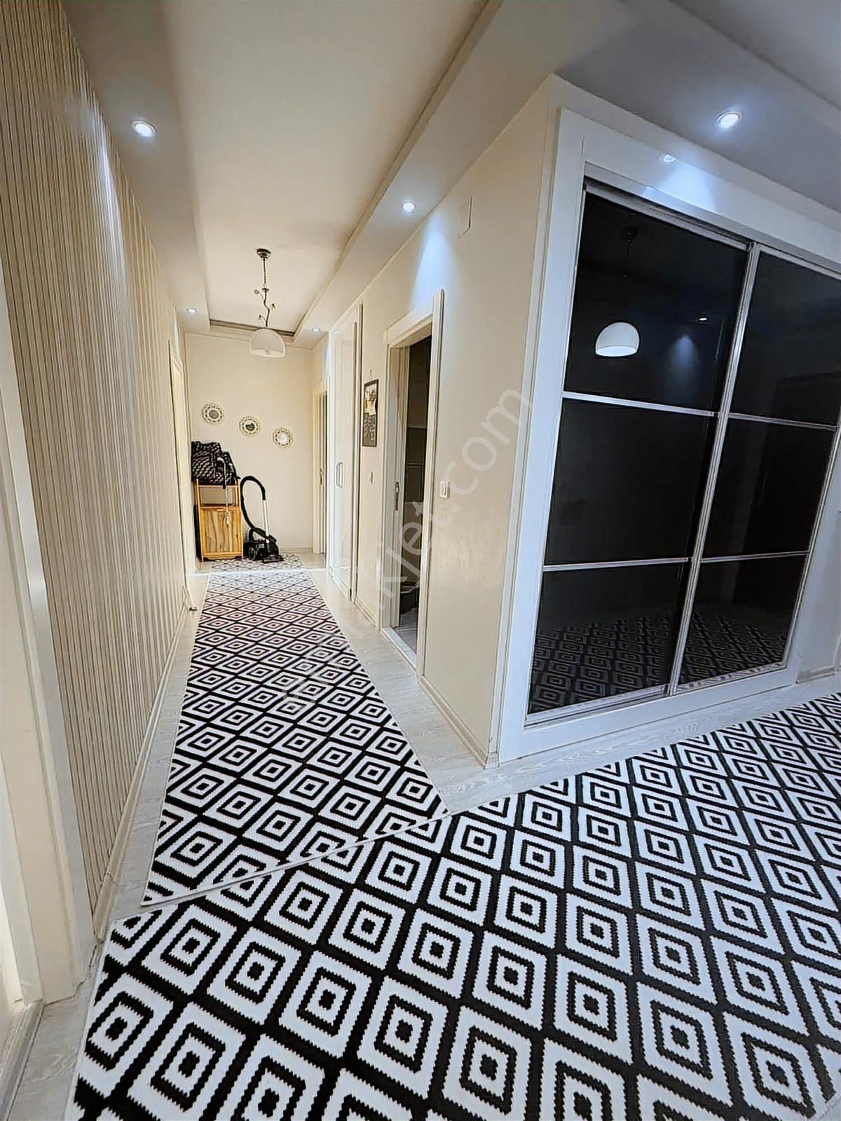 Erdemli Hastane Cadde Satılık Lüks 3+1 Kredi İmkanlı B Mutfak