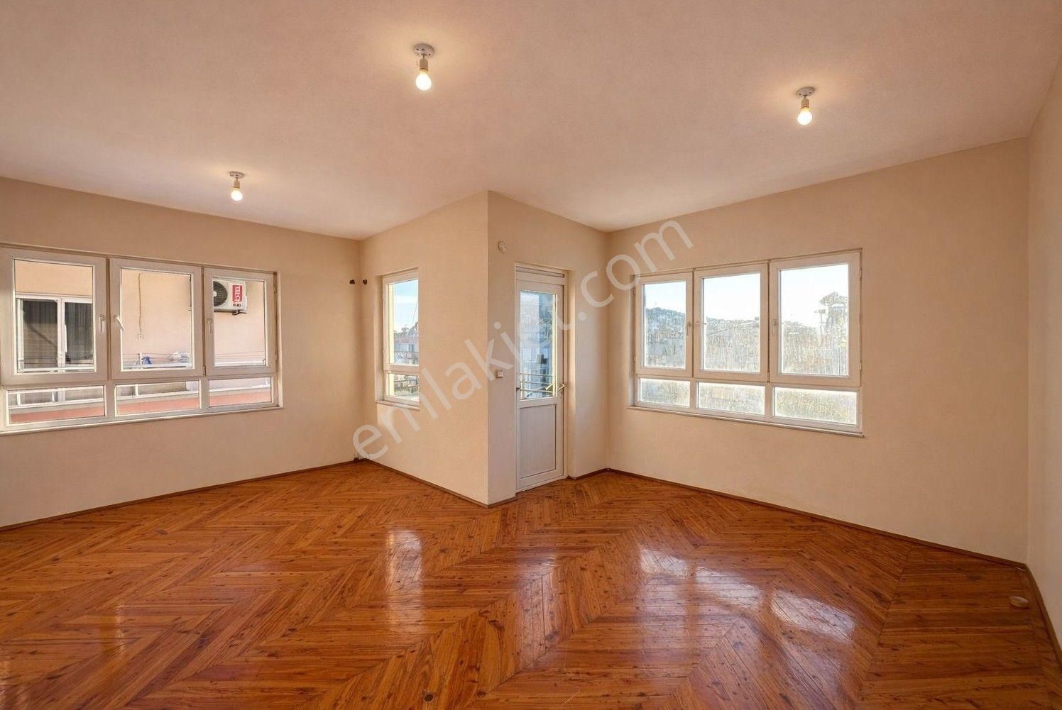 Alanya Güllerpınarı Mah.denize 100 Mt.satılık 3+1 Daire - Görsel 2