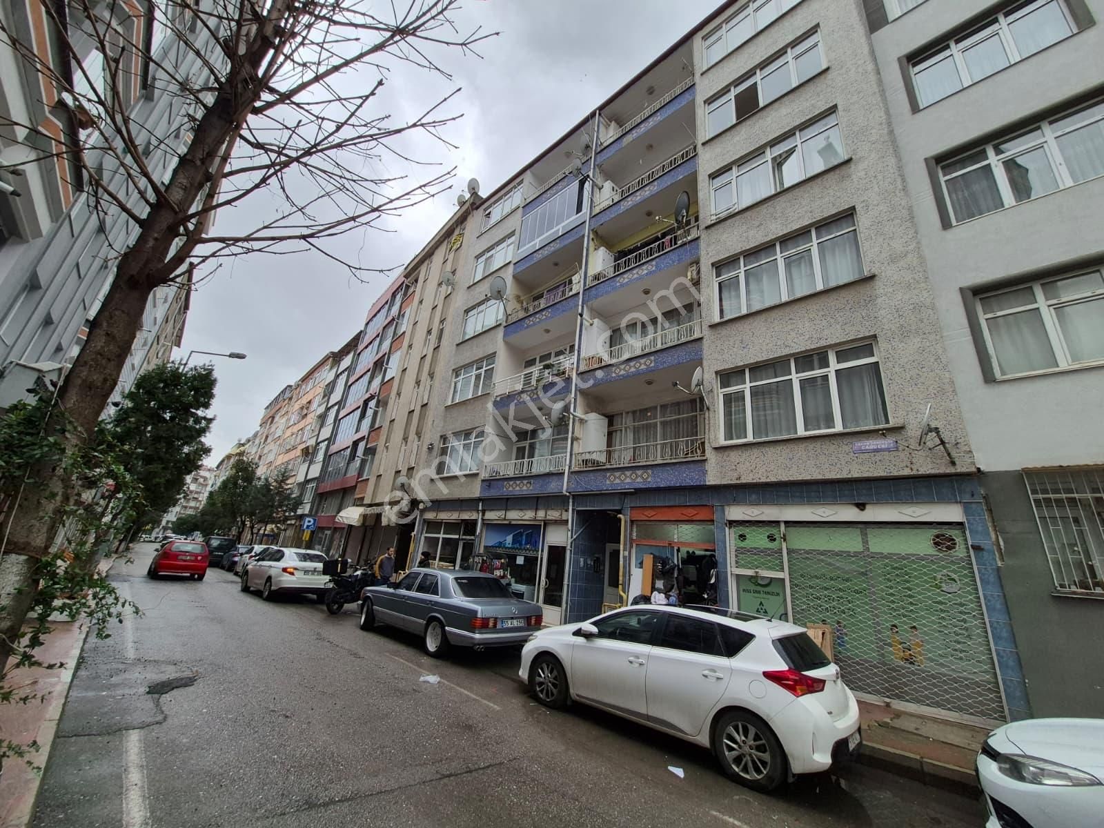 Reşadiye Mah. Merkezi Konumda, Cadde Üzeri Satılık 3+1 Daire - Görsel 3