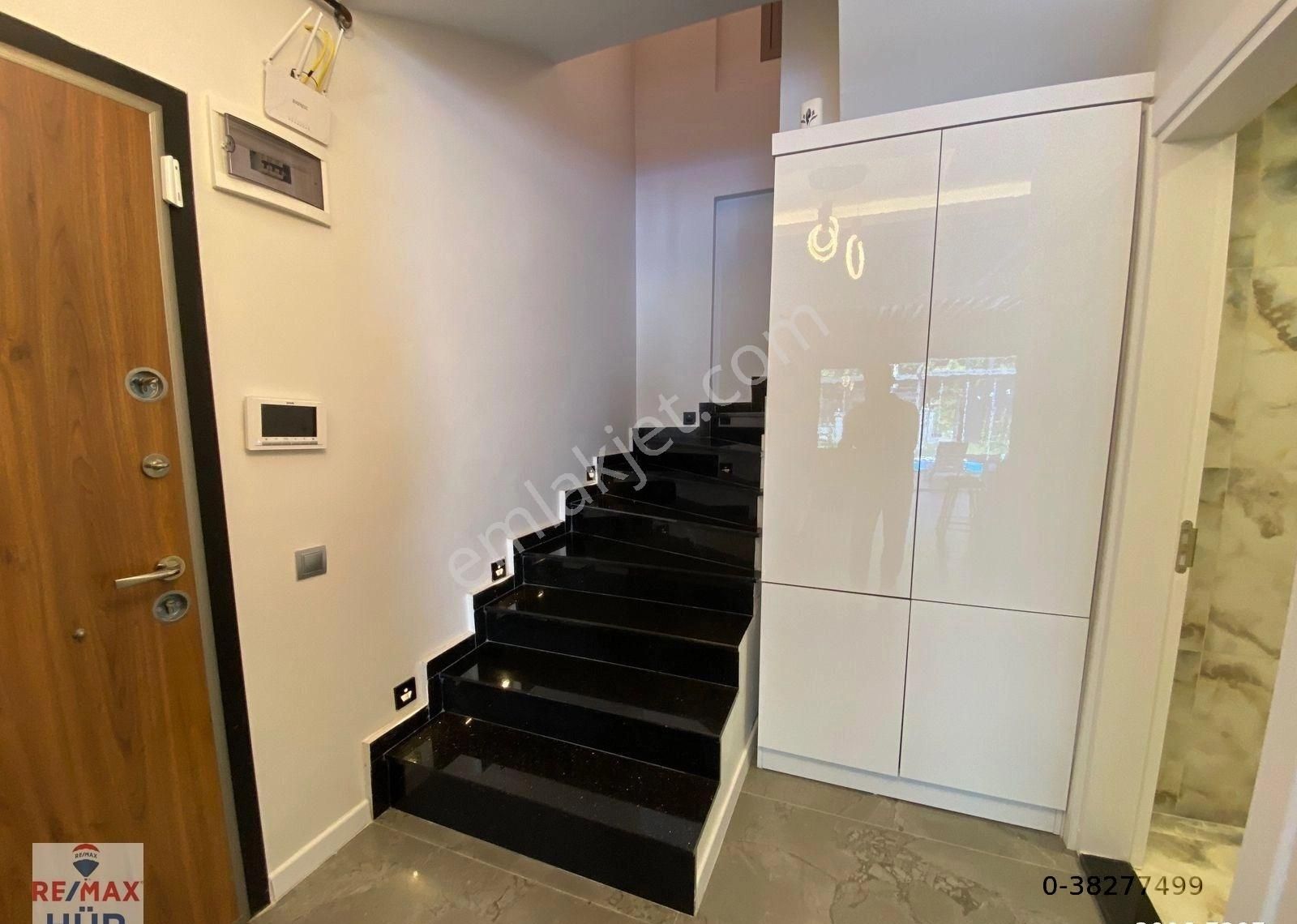 Ömer İnan Remax Hür Göl Mah. 4+1 Satılık Havuzlu Villa - Görsel 11