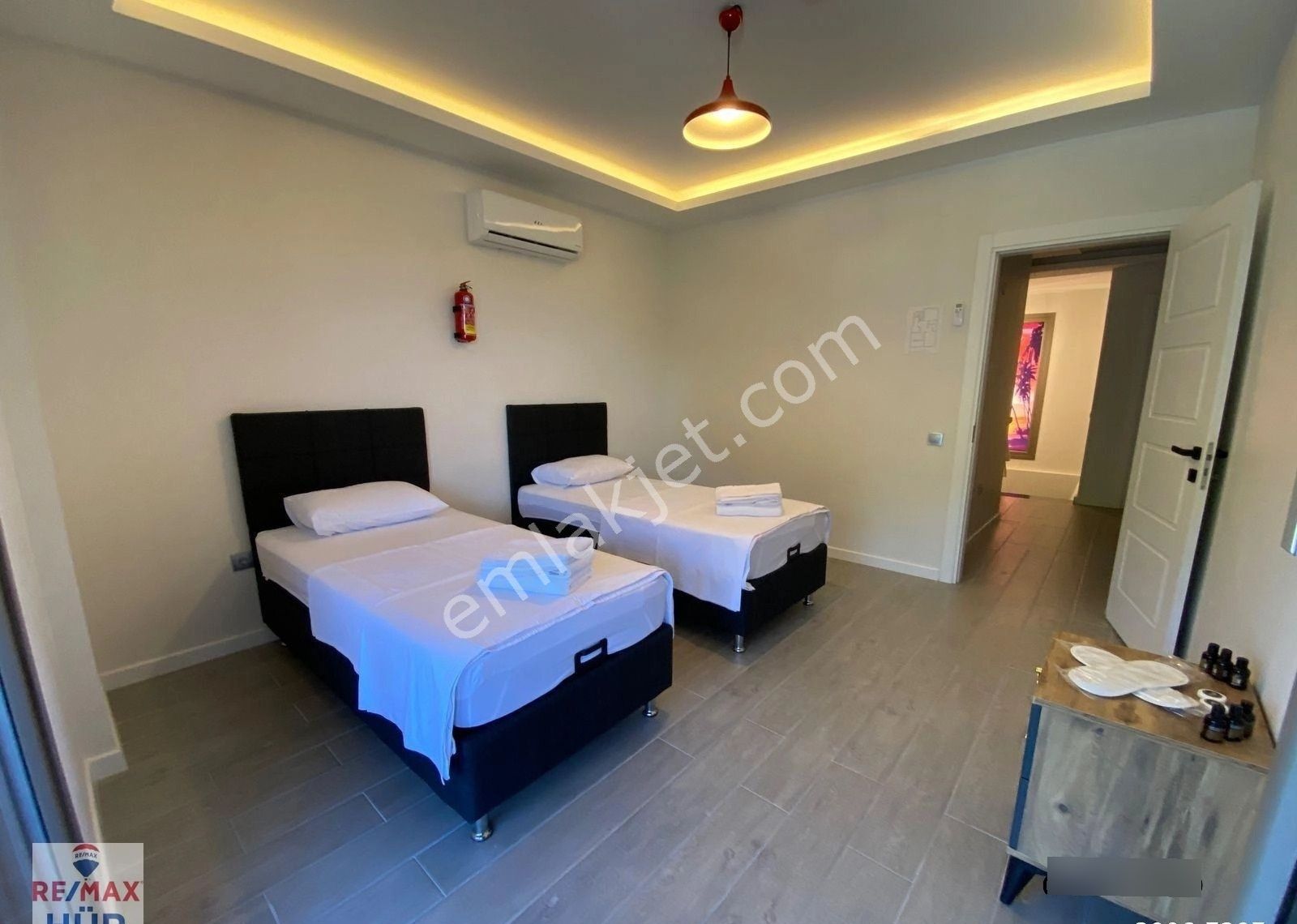 Ömer İnan Remax Hür Göl Mah. 4+1 Satılık Havuzlu Villa - Görsel 25