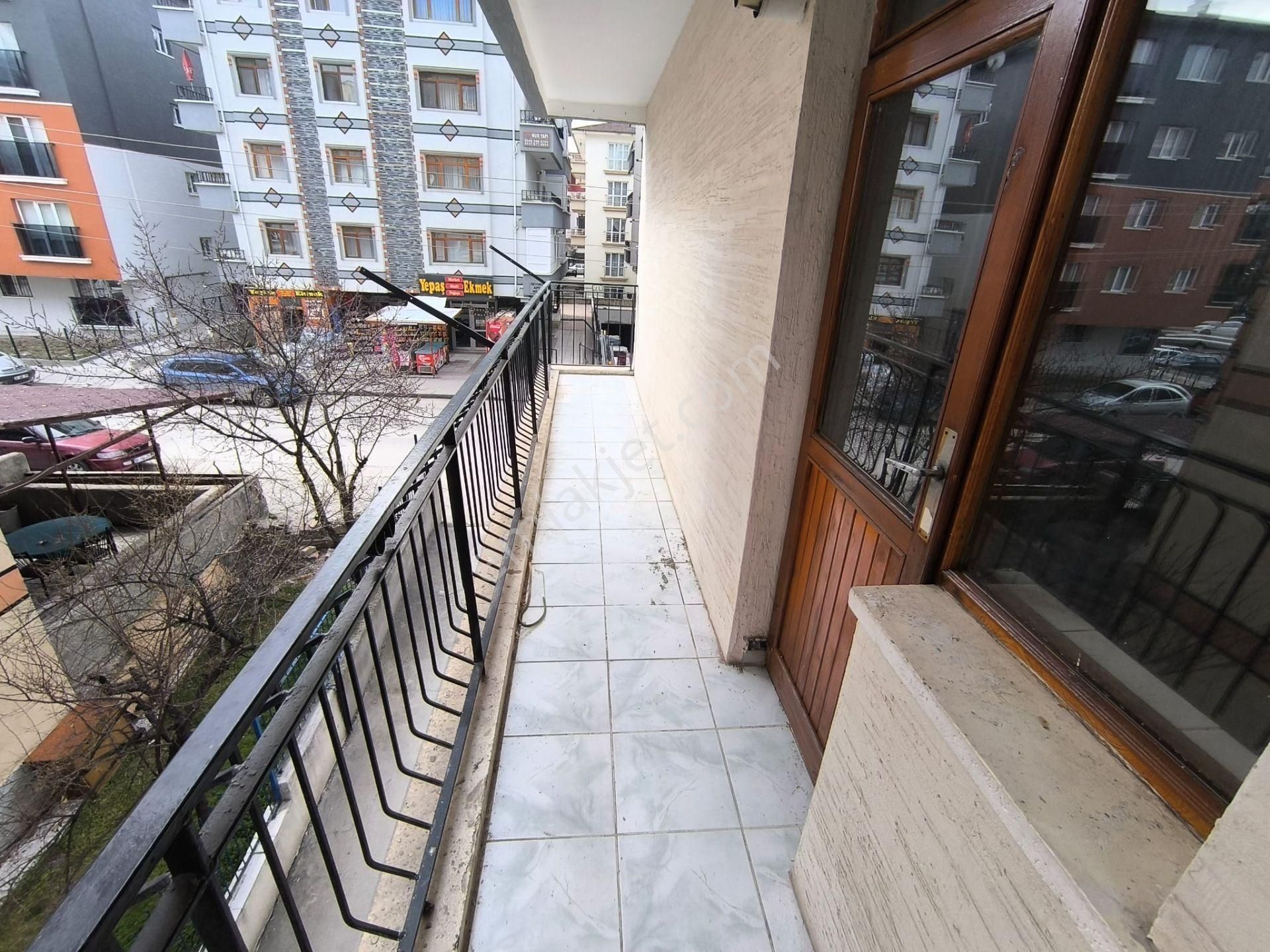 Mareşal Çakmak Mahallesin'de Bağımsız Ara Katta Kiralık Daire - Görsel 31