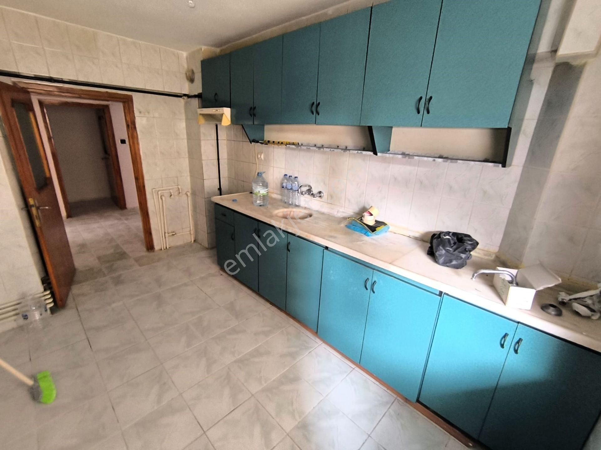 Mareşal Çakmak Mahallesin'de Bağımsız Ara Katta Kiralık Daire - Görsel 3
