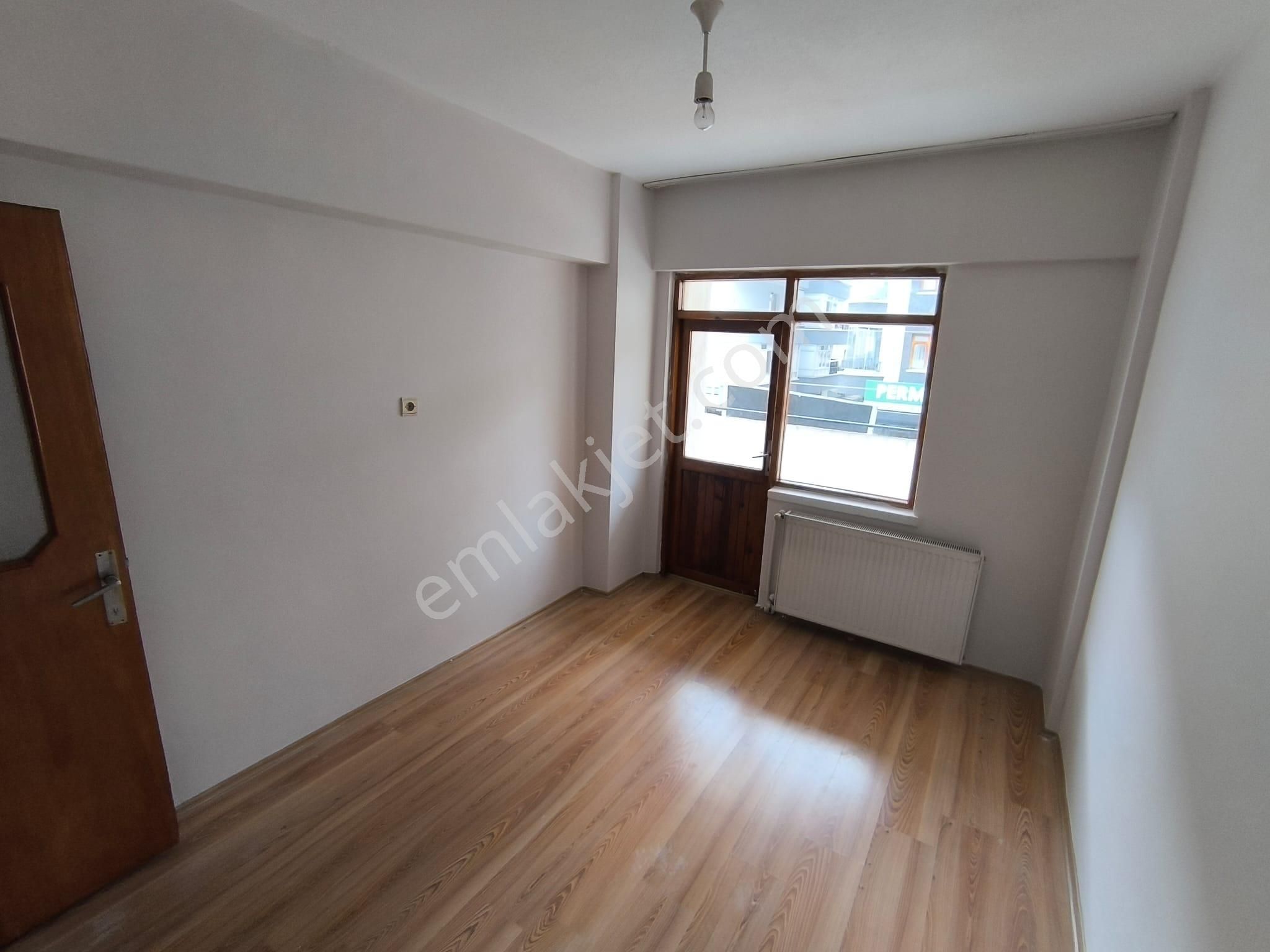 Mareşal Çakmak Mahallesin'de Bağımsız Ara Katta Kiralık Daire - Görsel 12