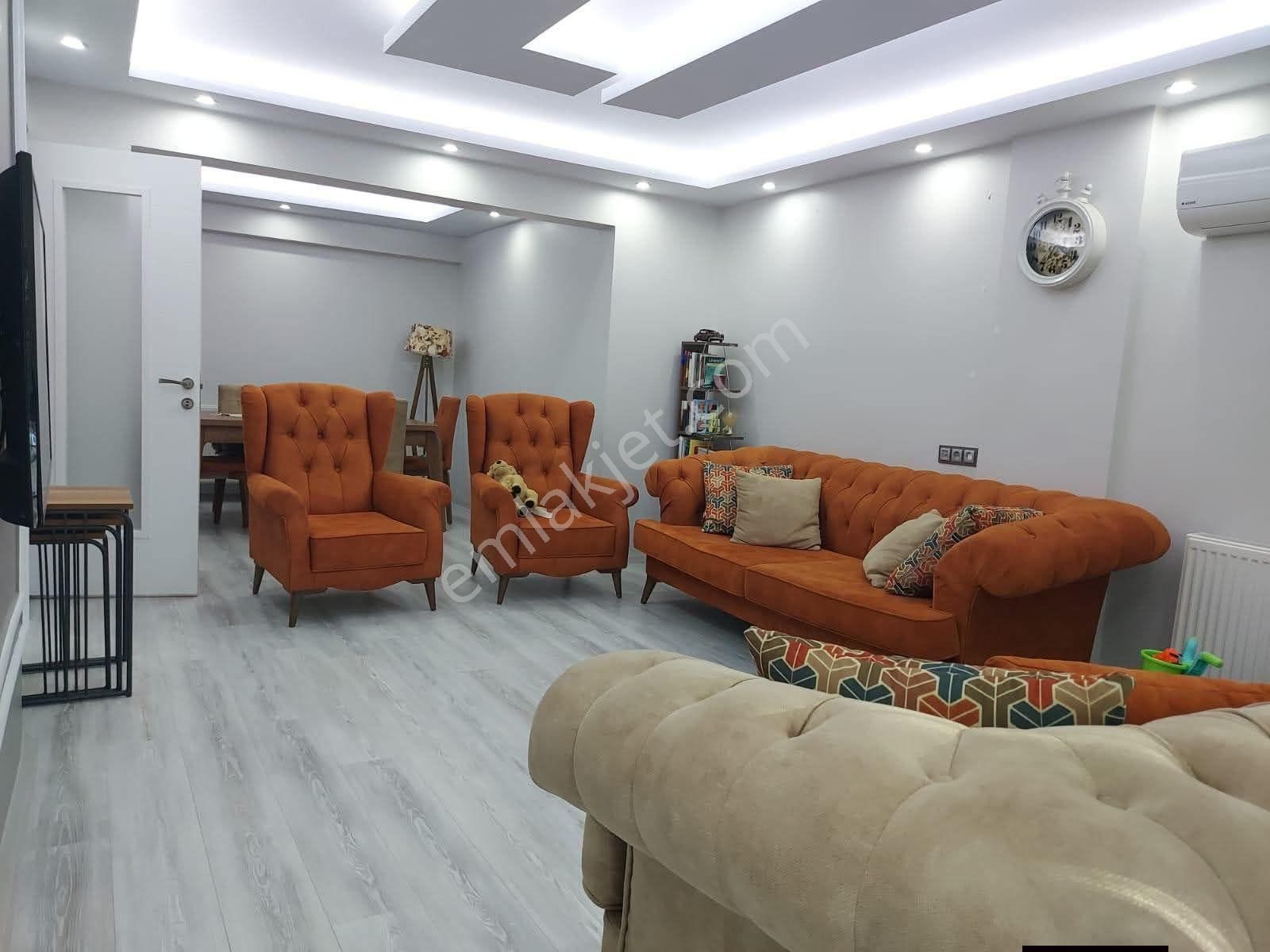 //sahibinden' Her Yere Yürüyüş Mesafen'de Ulaşım Yününden Rahat 1+1 Daire //