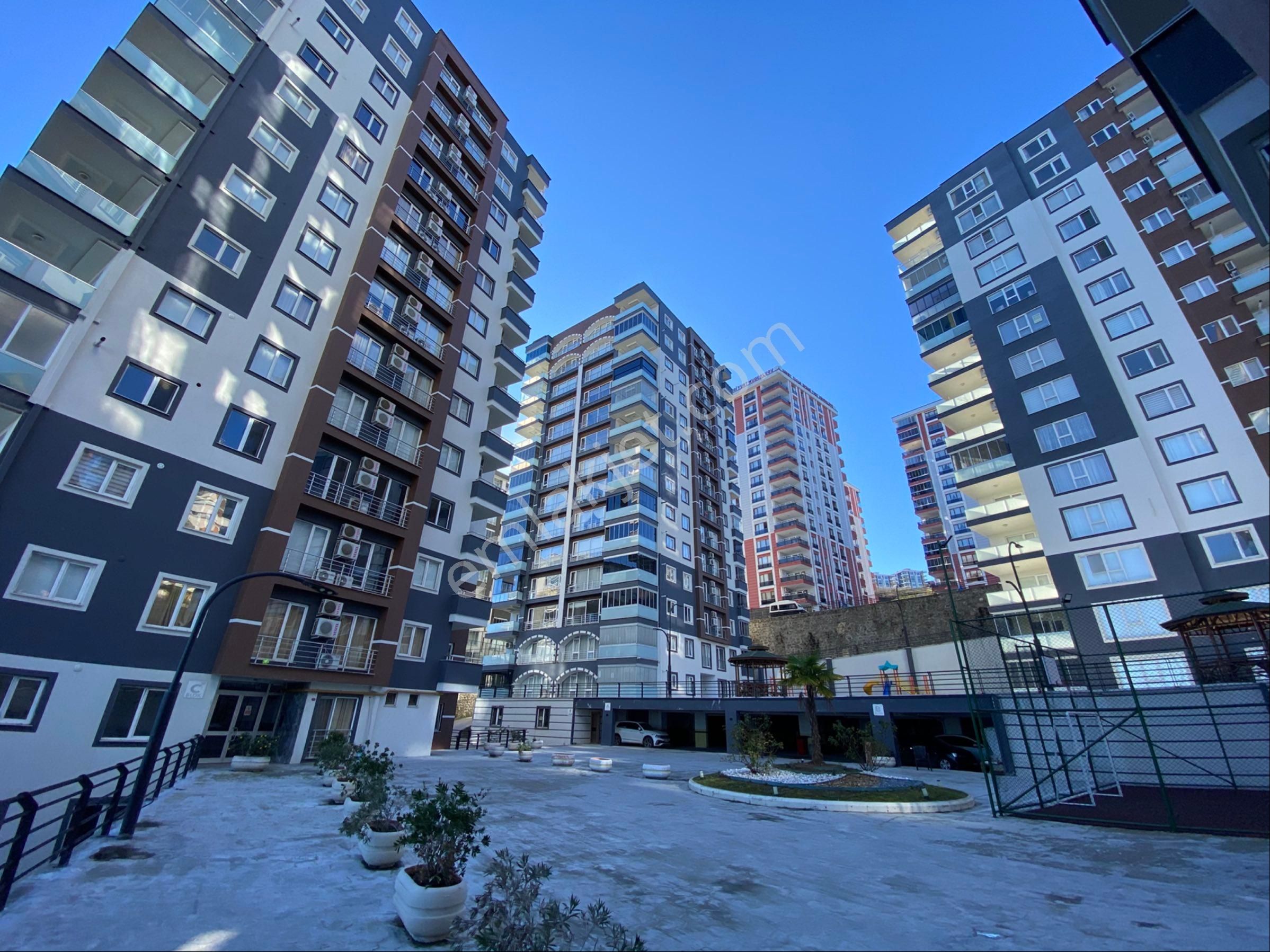 Yalıncak Lüx Site İçerisinde Kiralık 4+1 200 M2 Residence