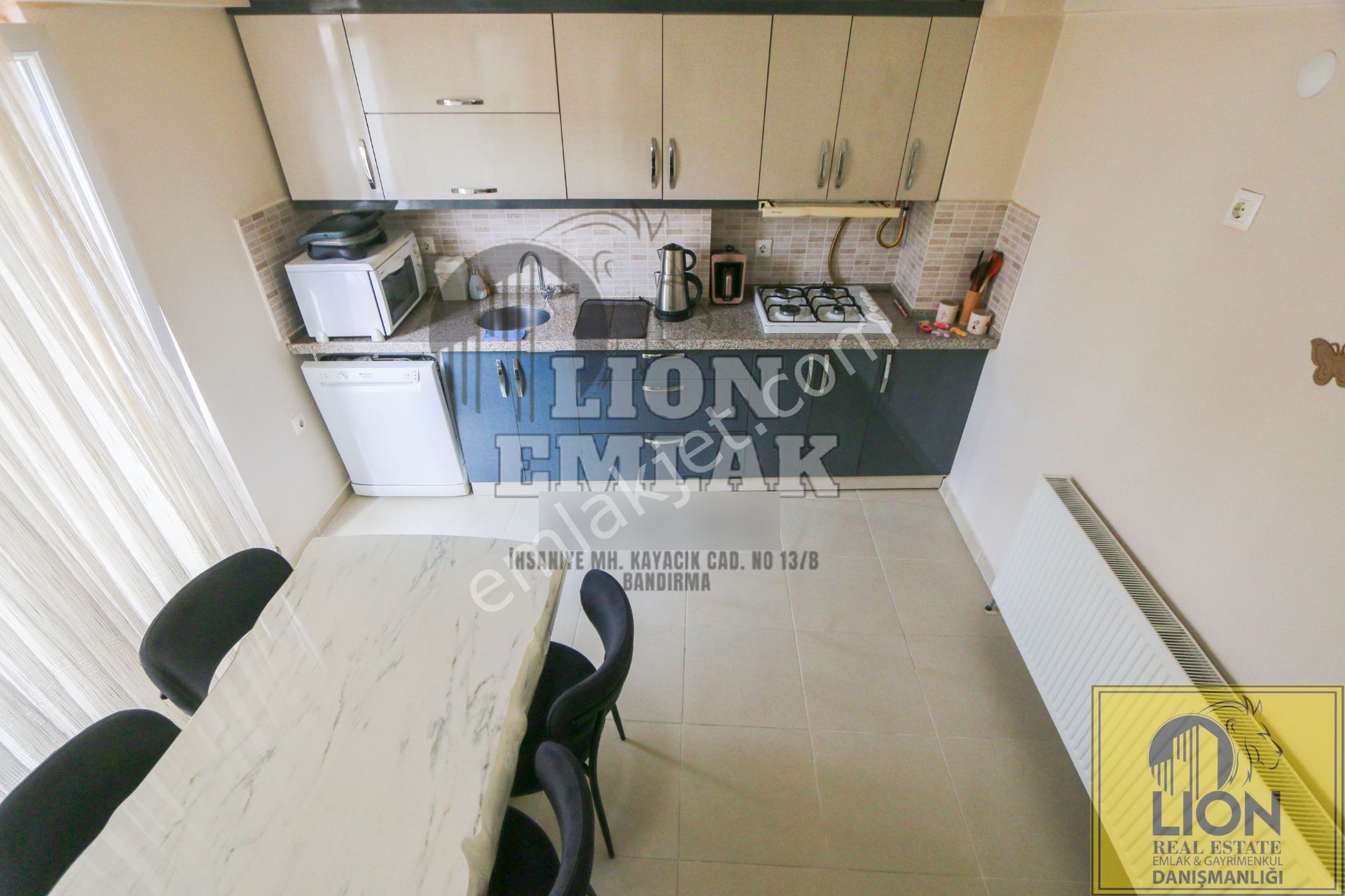 Lıon Emlak'tan İhsaniye'de Merkezi Konumda Satılık 3+1 Daire - Görsel 15