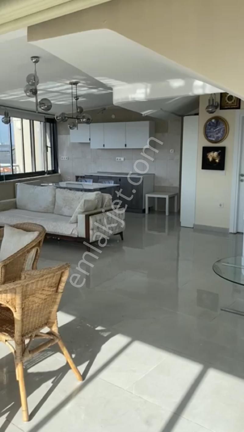 Acıbadem Caddesinde Deniz Manzaralı Dubleks Daire - Görsel 4