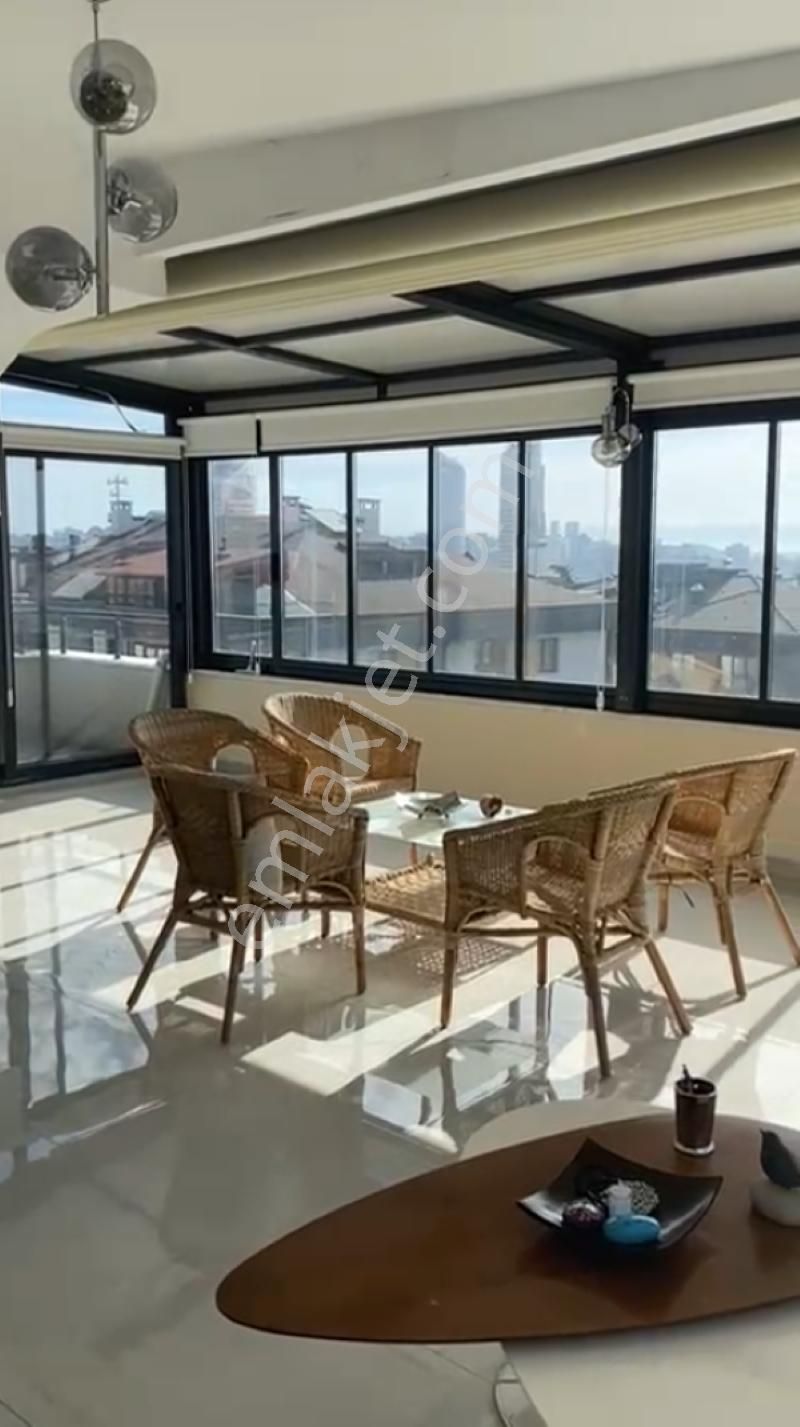 Acıbadem Caddesinde Deniz Manzaralı Dubleks Daire - Görsel 15