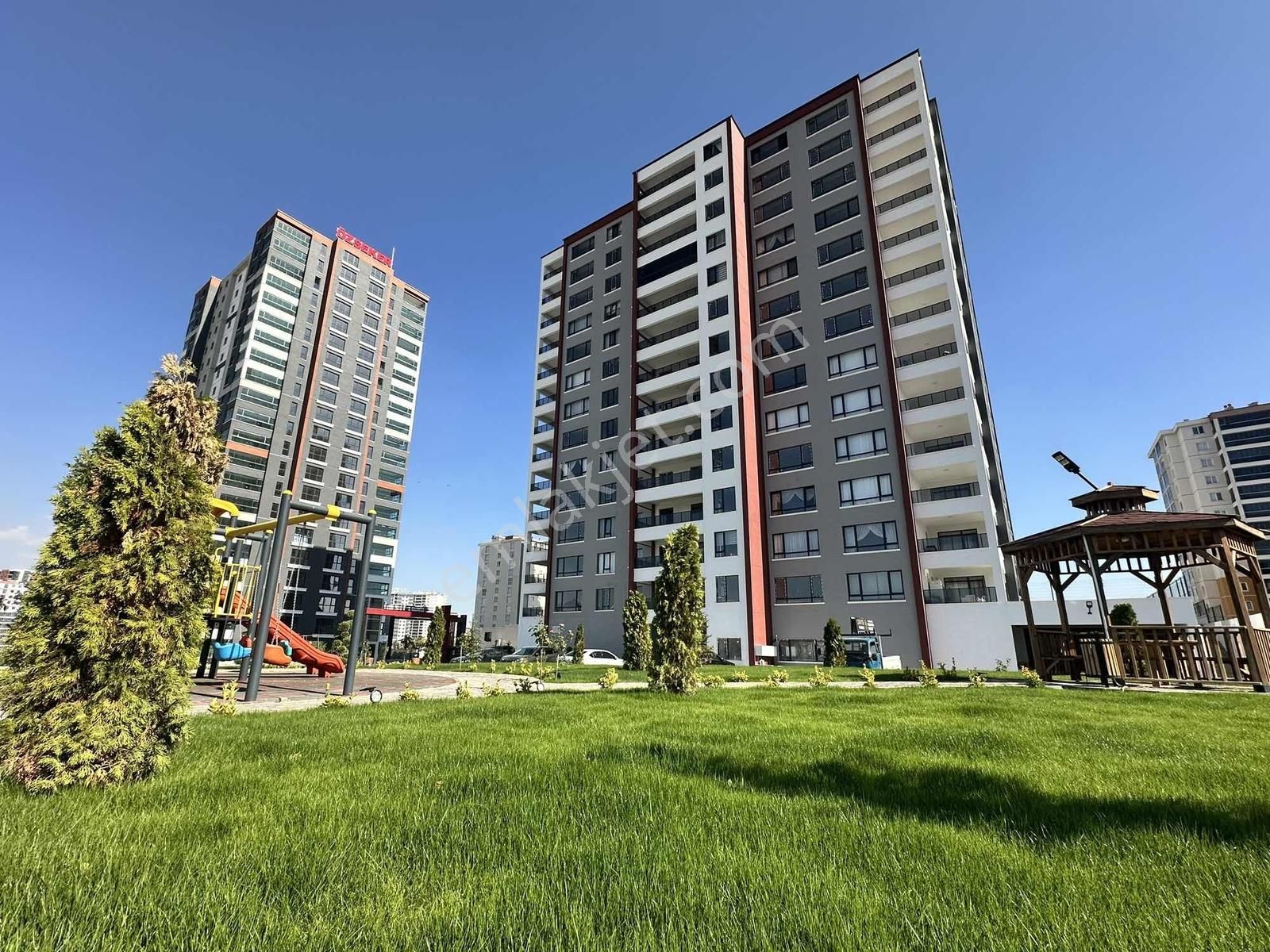 Redstone Castle Susuz Göksu 4+1 Kiralık Daire