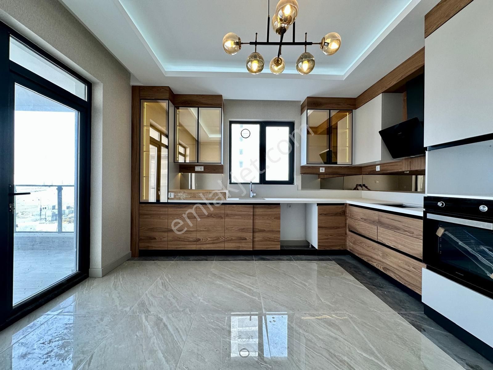 Redstone Castle Susuz Göksu 4+1 Kiralık Daire - Görsel 2