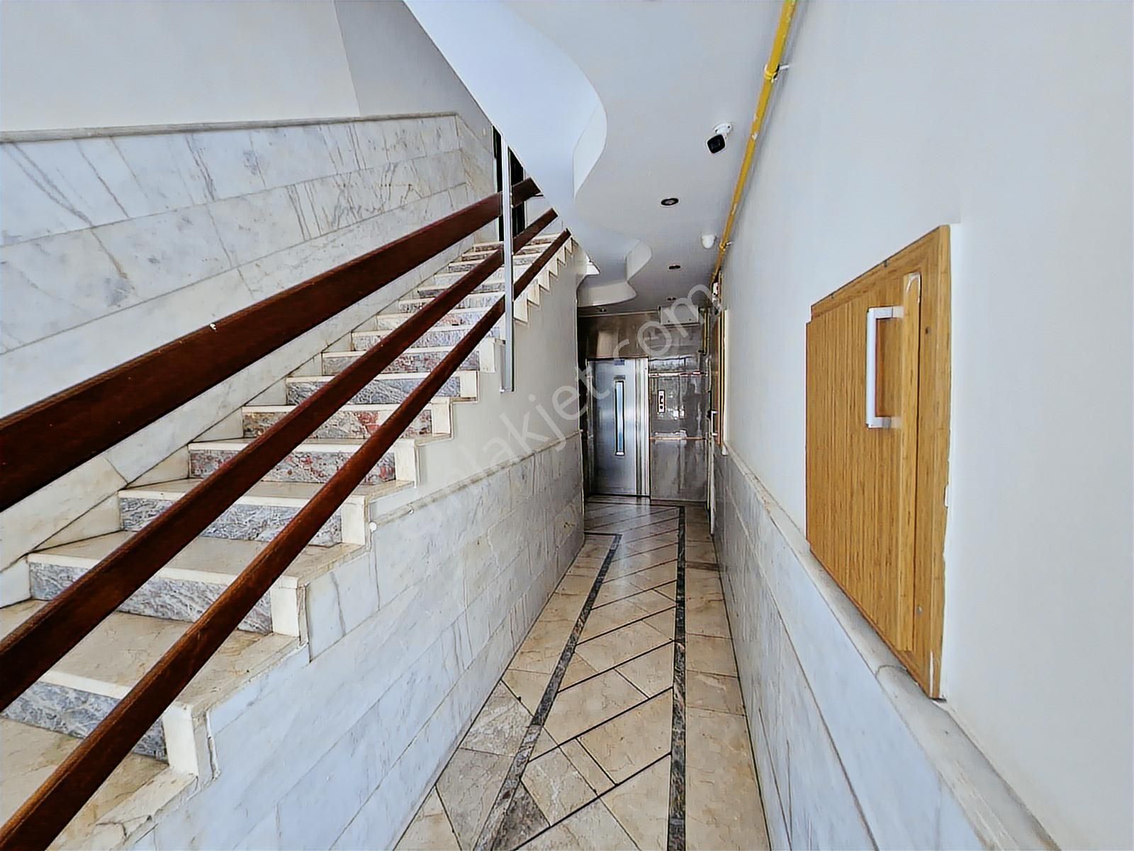 Yenişehir Sahile Çok Yakın Tam Deniz Manzaralı Ara Kat 4+1 Daire - Görsel 10